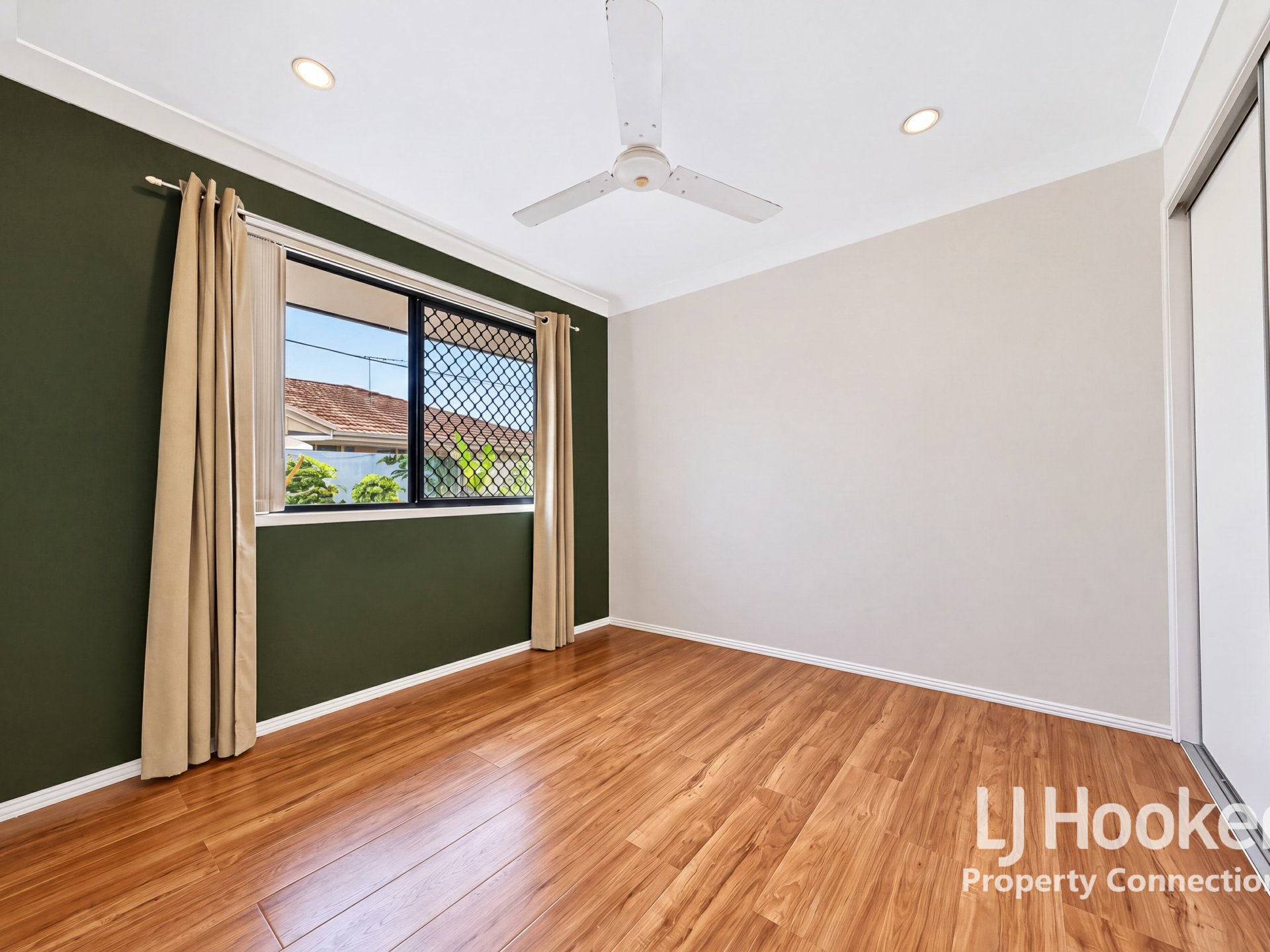 12 Diamond Avenue — photo 7 of 12
