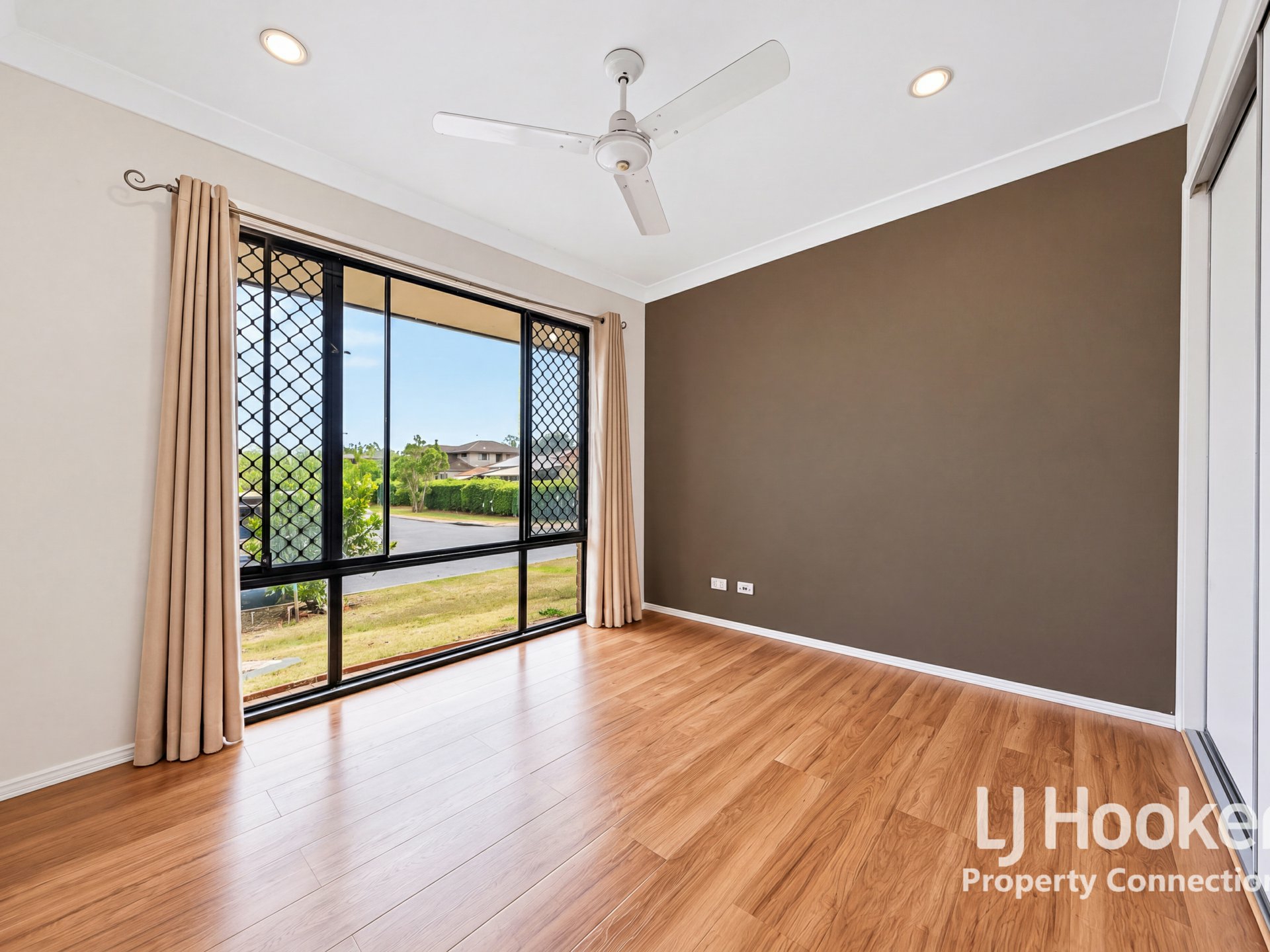 12 Diamond Avenue — photo 9 of 12