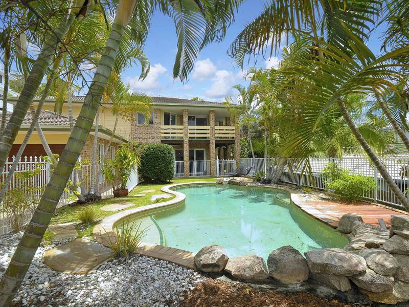 21 Robinson Place, CURRUMBIN WATERS
