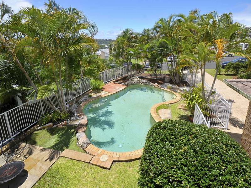 21 Robinson Place, CURRUMBIN WATERS