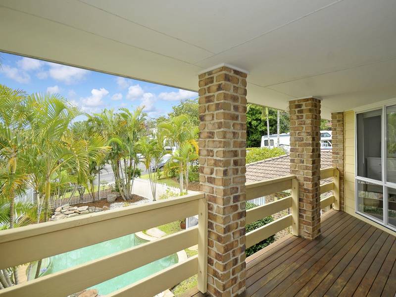21 Robinson Place, CURRUMBIN WATERS