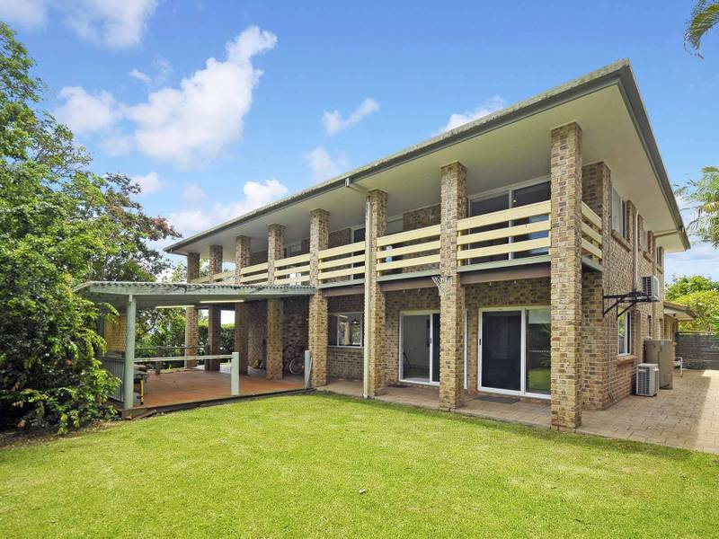 21 Robinson Place, CURRUMBIN WATERS