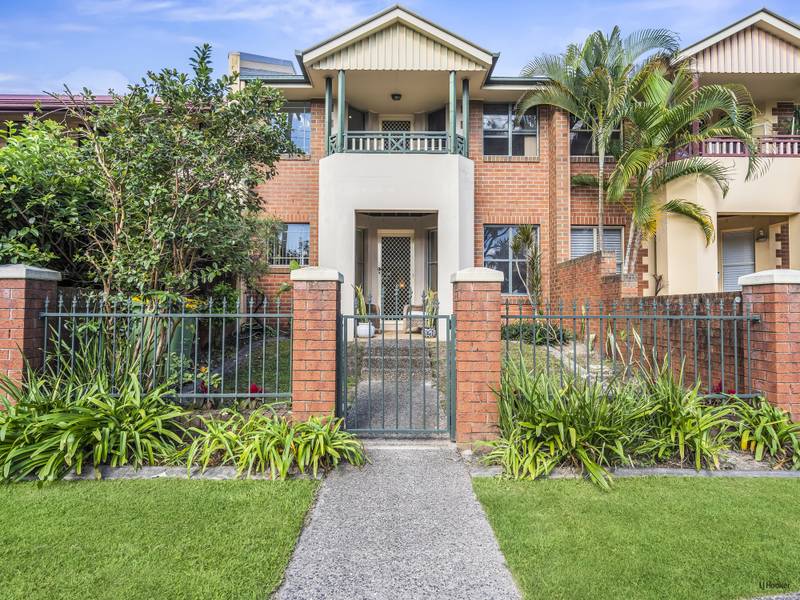 21/18 Tallebudgera Creek Road Burleigh Heads QLD