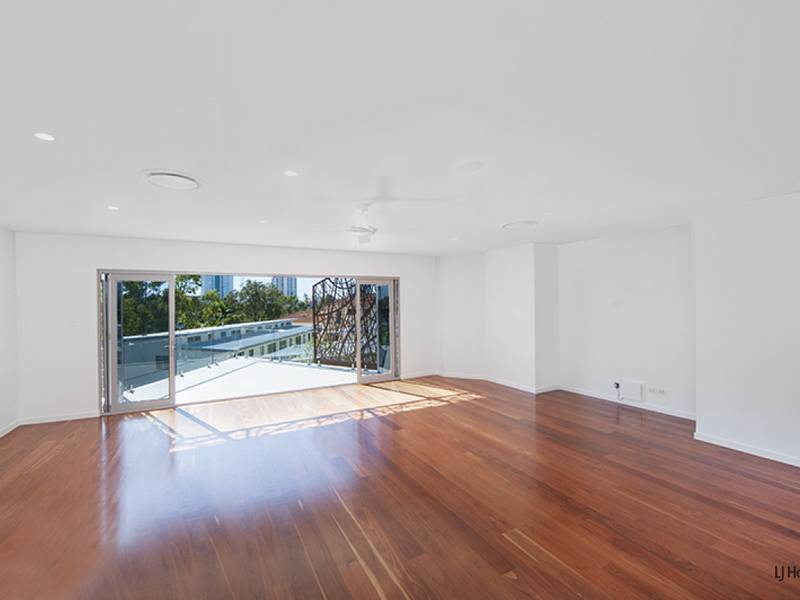 1/67 Stapylton Street, COOLANGATTA