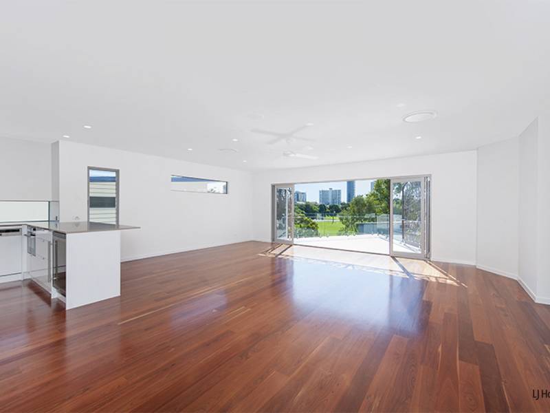 1/67 Stapylton Street, COOLANGATTA