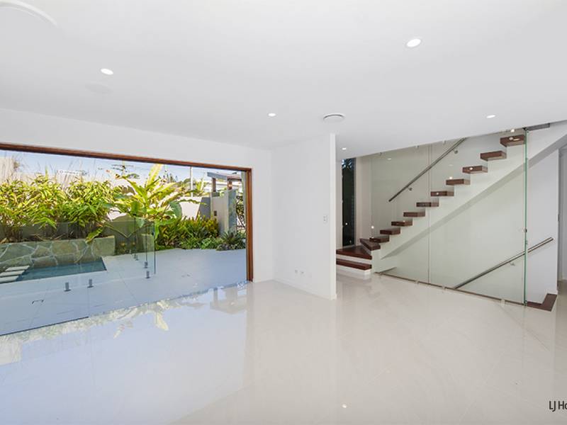 1/67 Stapylton Street, COOLANGATTA