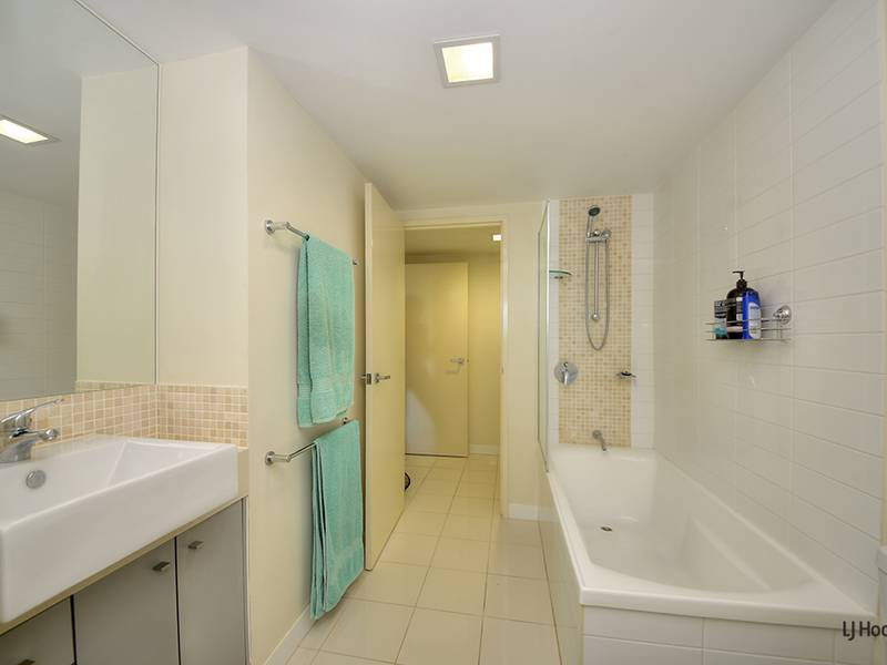 1405 Pavilions/10 Fifth Avenue, PALM BEACH