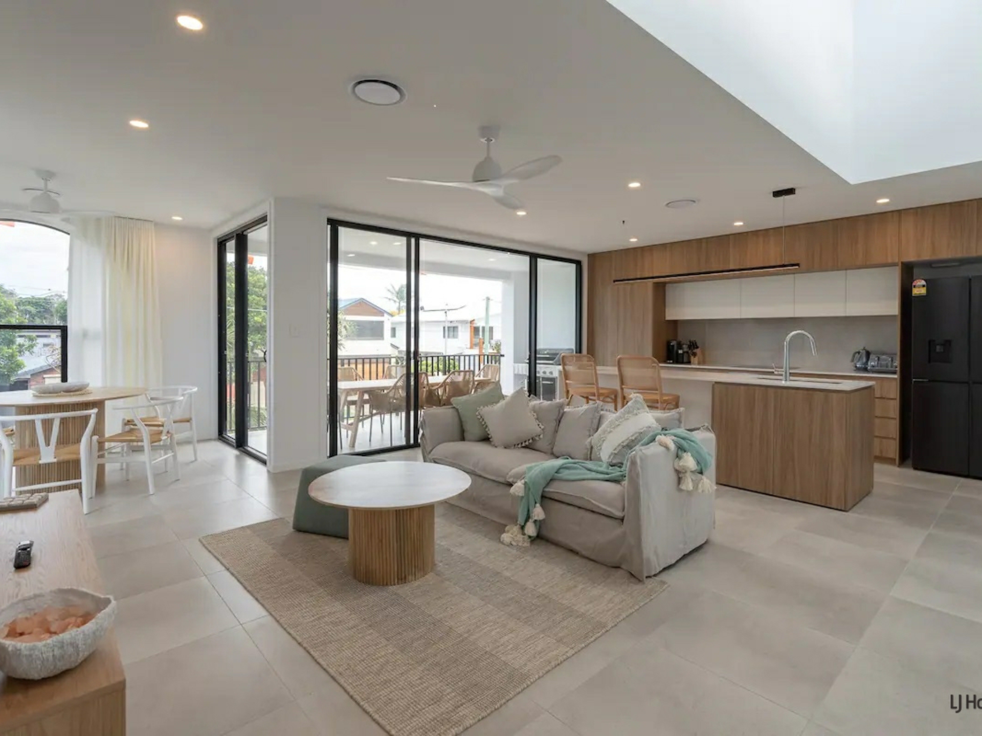 4/37 Twenty Seventh Avenue, PALM BEACH
