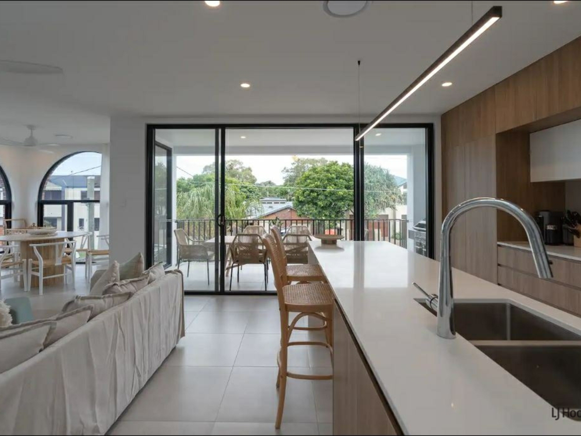 4/37 Twenty Seventh Avenue, PALM BEACH
