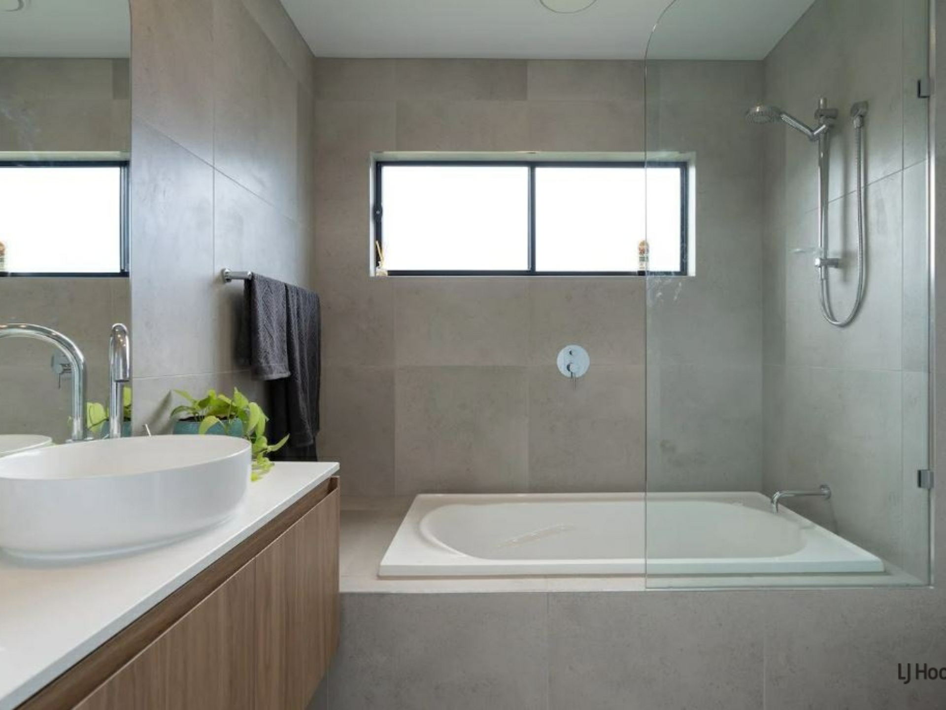 4/37 Twenty Seventh Avenue, PALM BEACH