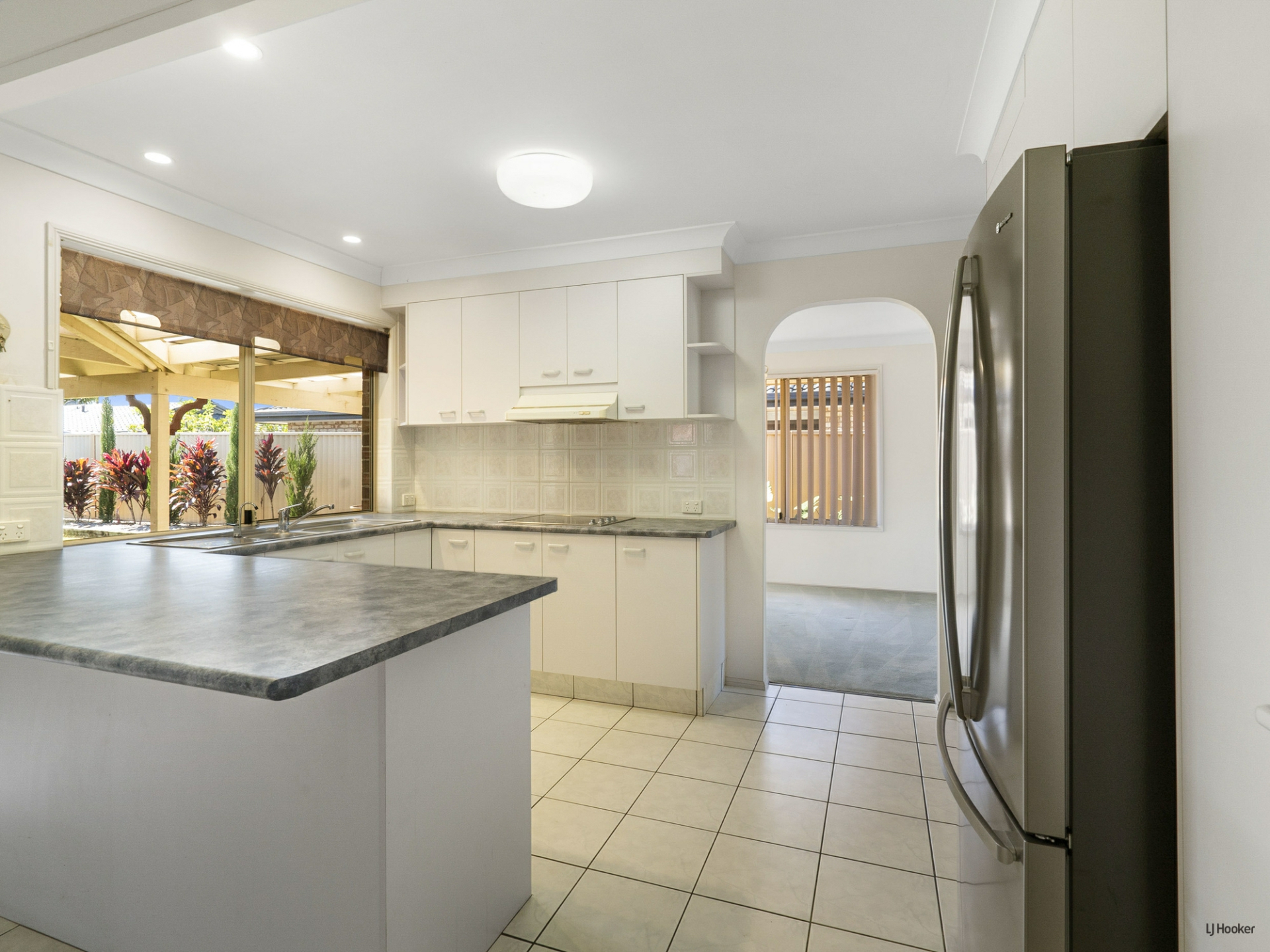 8 Chippendale Crescent, CURRUMBIN WATERS