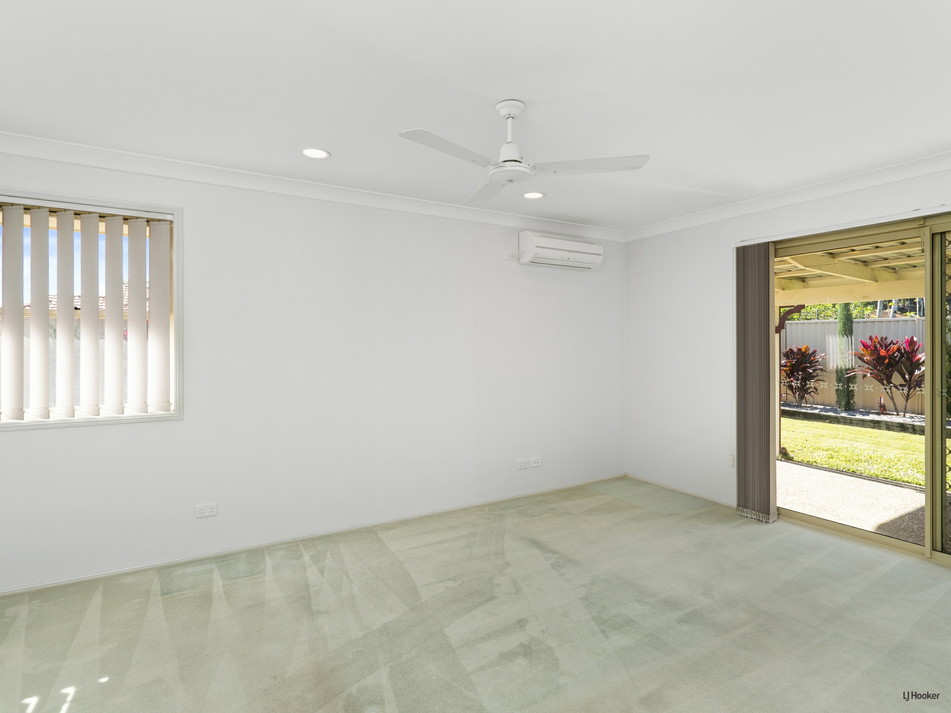 8 Chippendale Crescent, CURRUMBIN WATERS