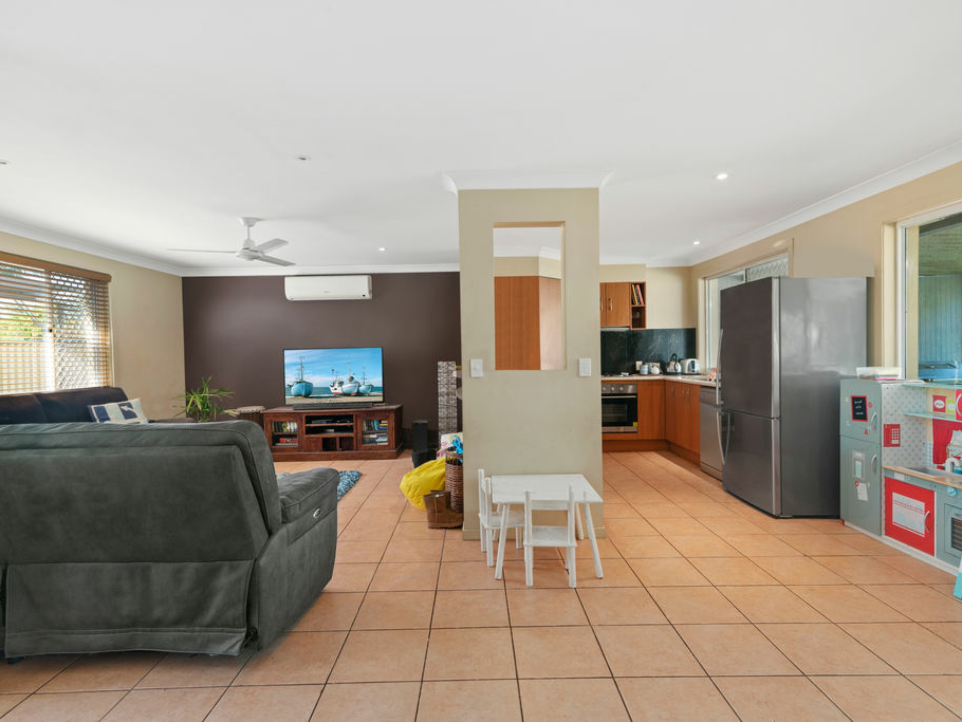 9 Bushtree Court, BURLEIGH WATERS