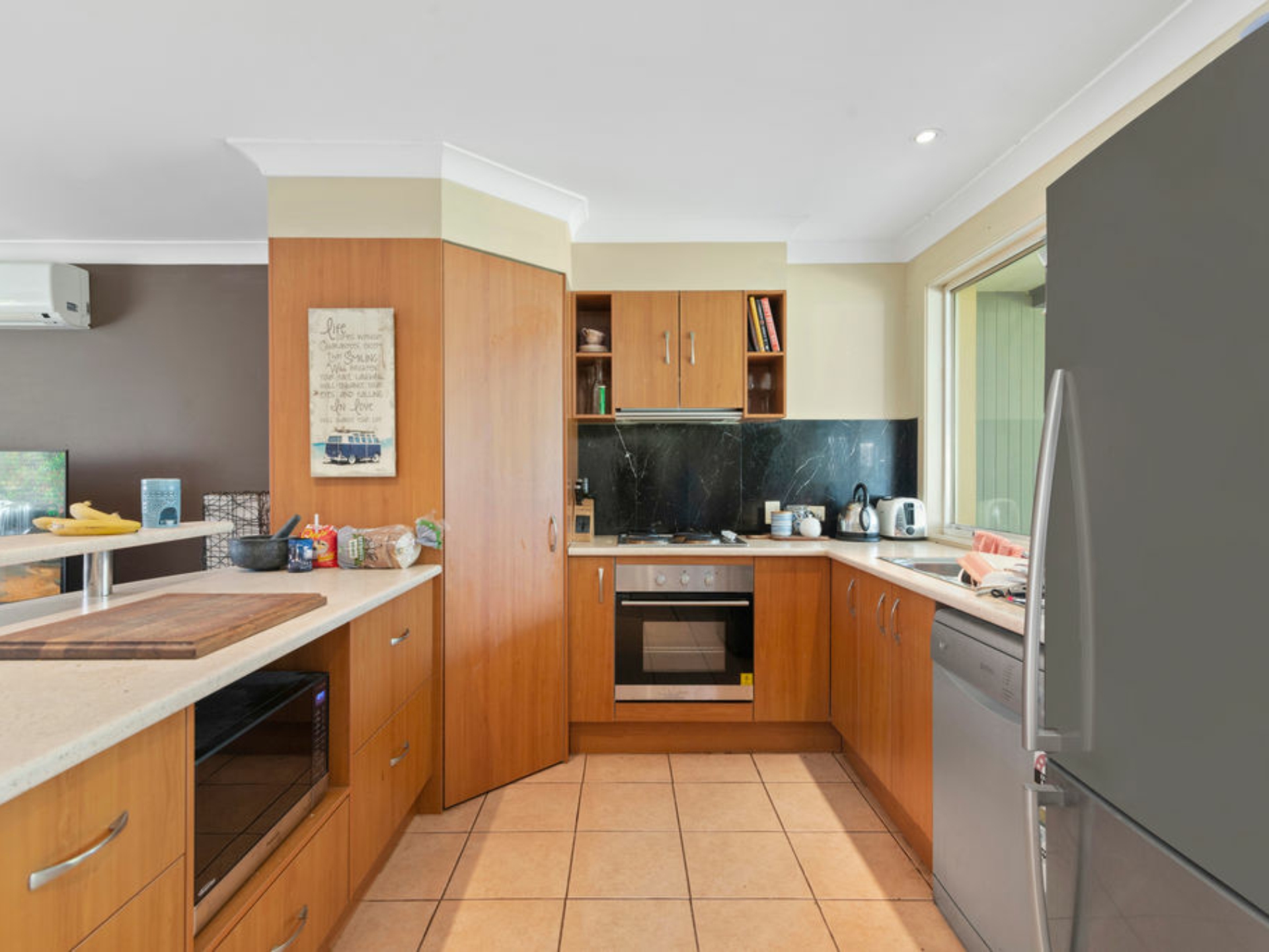 9 Bushtree Court, BURLEIGH WATERS