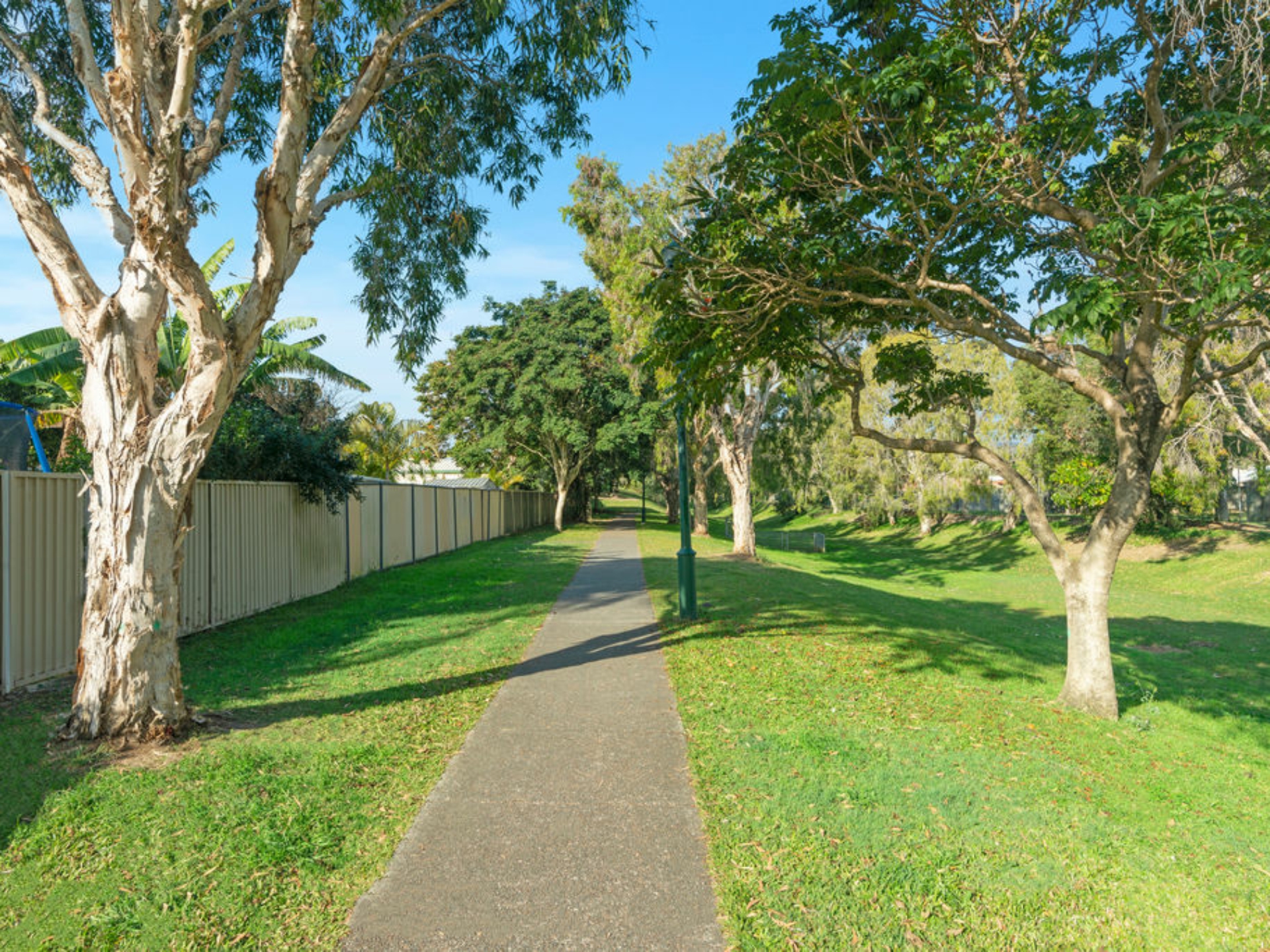 9 Bushtree Court, BURLEIGH WATERS