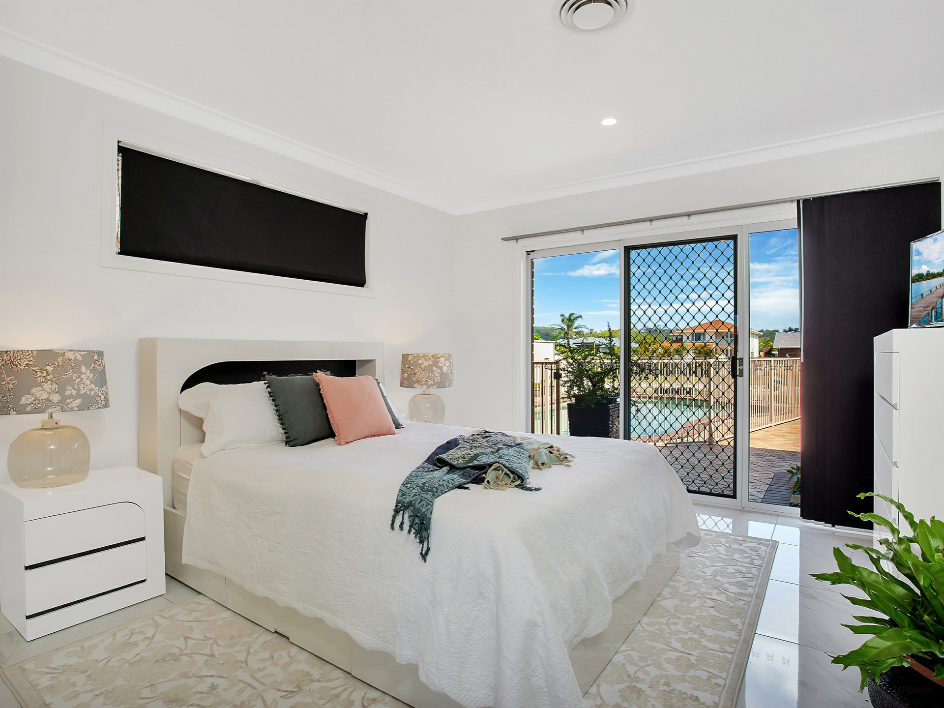 49 Pintail Crescent, BURLEIGH WATERS