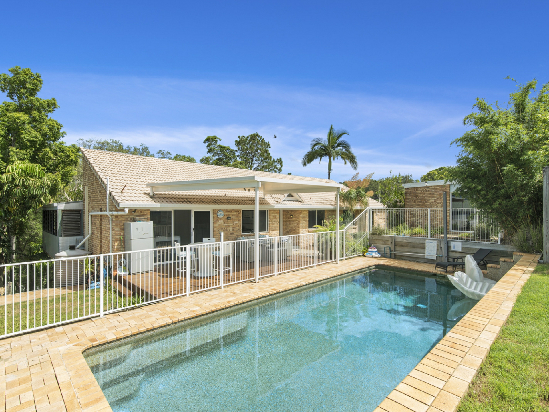 22 Swanbourne Way Elanora QLD