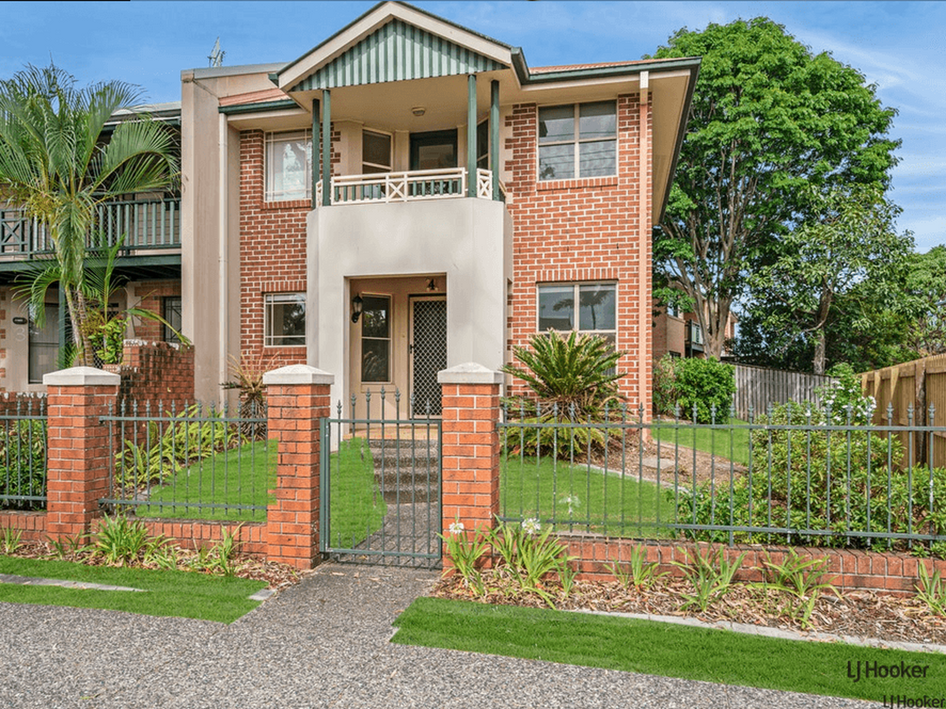 4/18 Tallebudgera Creek Road, Burleigh Heads