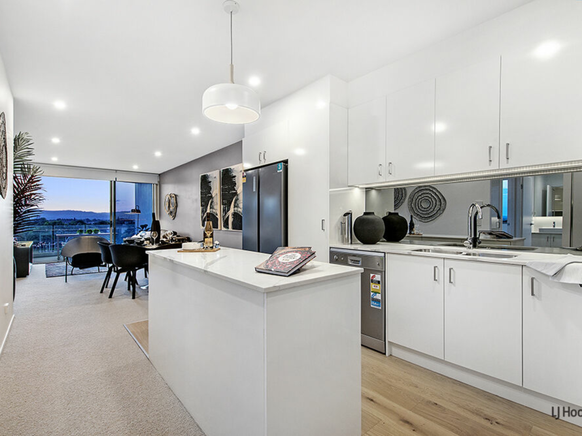 301/51 Peerless Avenue, MERMAID BEACH