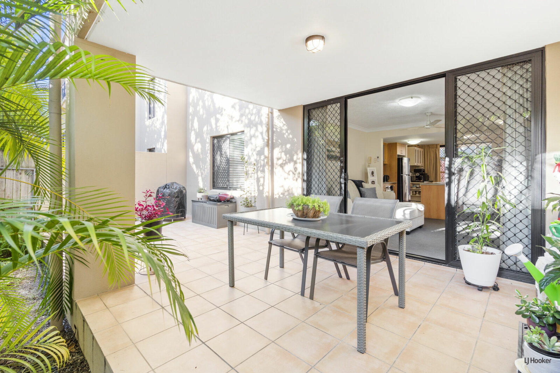 2/4 Mawarra Street Palm Beach QLD