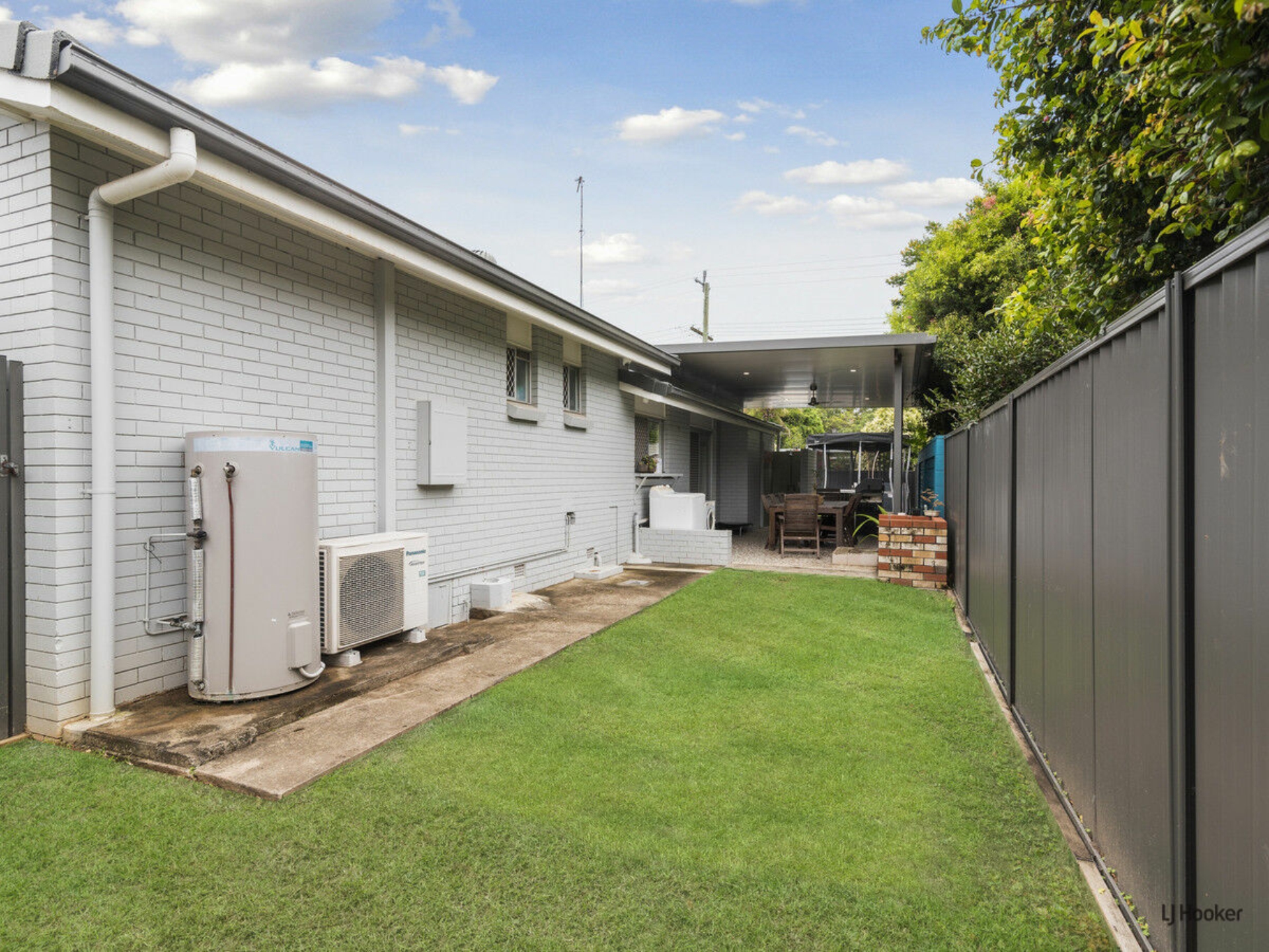 2 Guyra Avenue, BURLEIGH HEADS