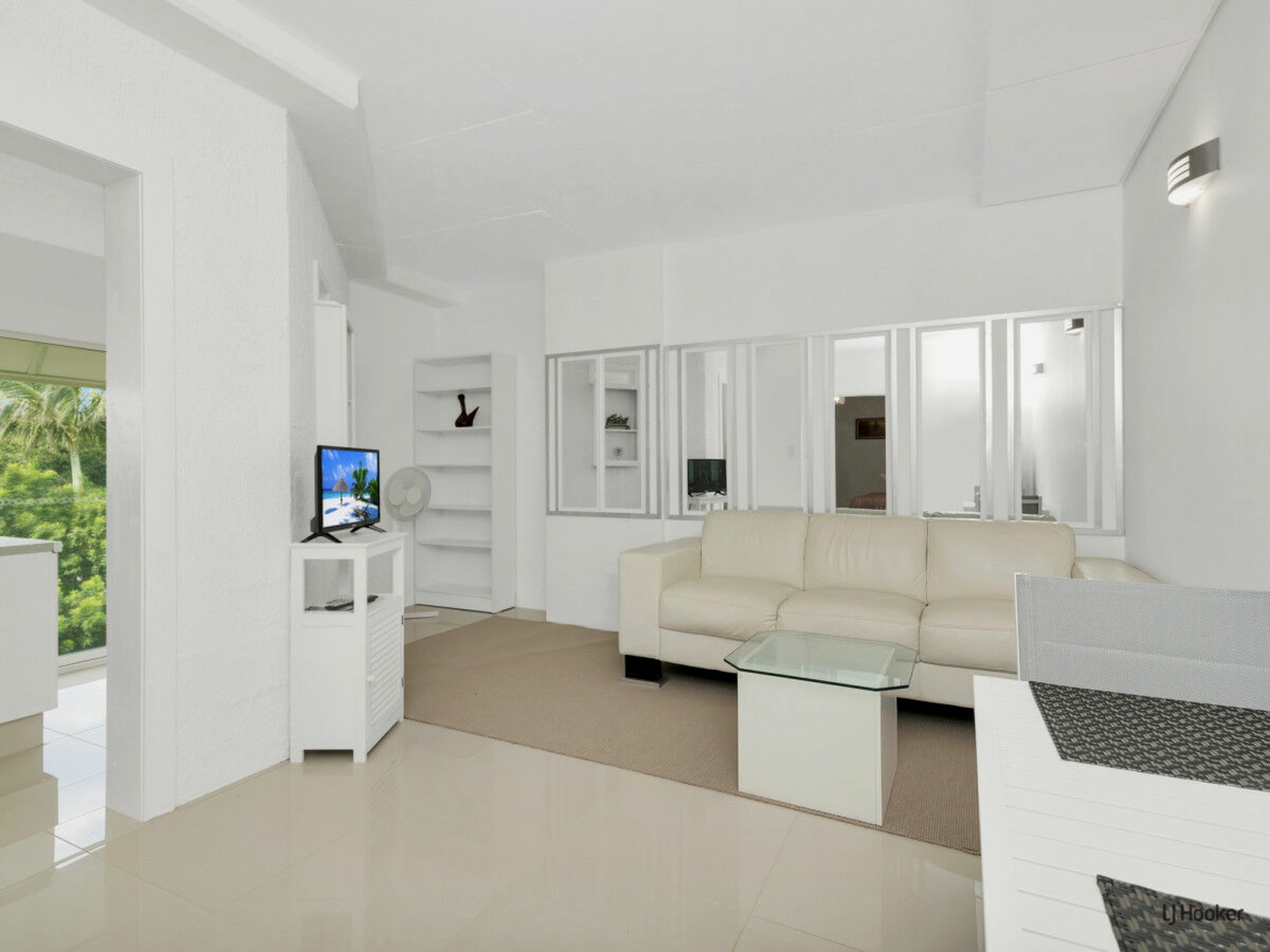 Elanora, 4221