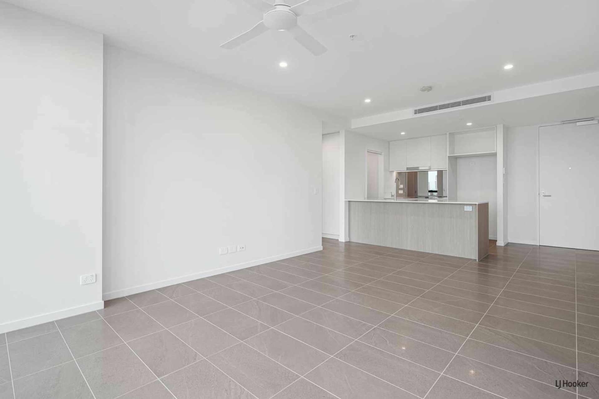 1401/15-17 Cannes Avenue, SURFERS PARADISE