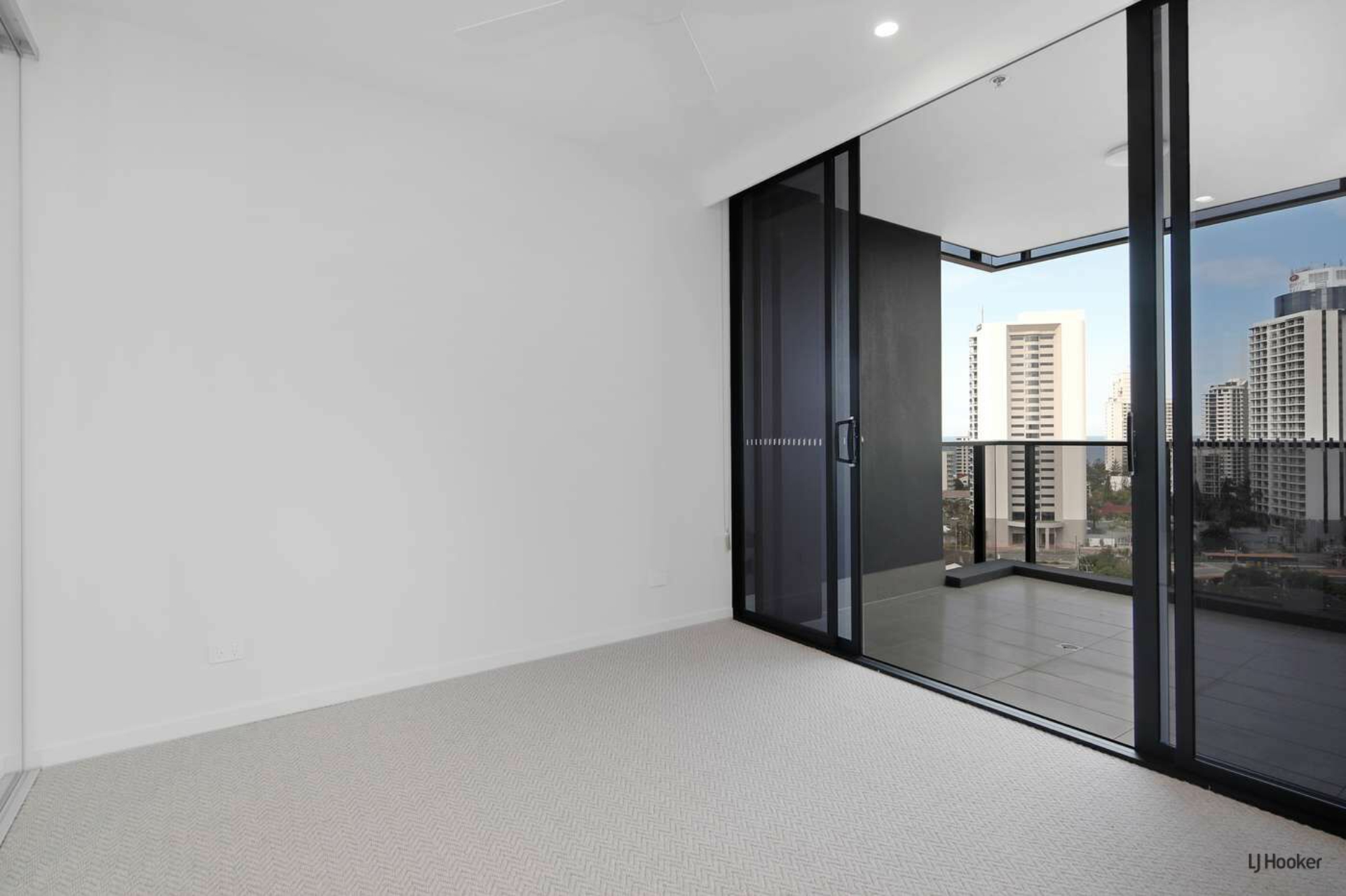 1401/15-17 Cannes Avenue, SURFERS PARADISE