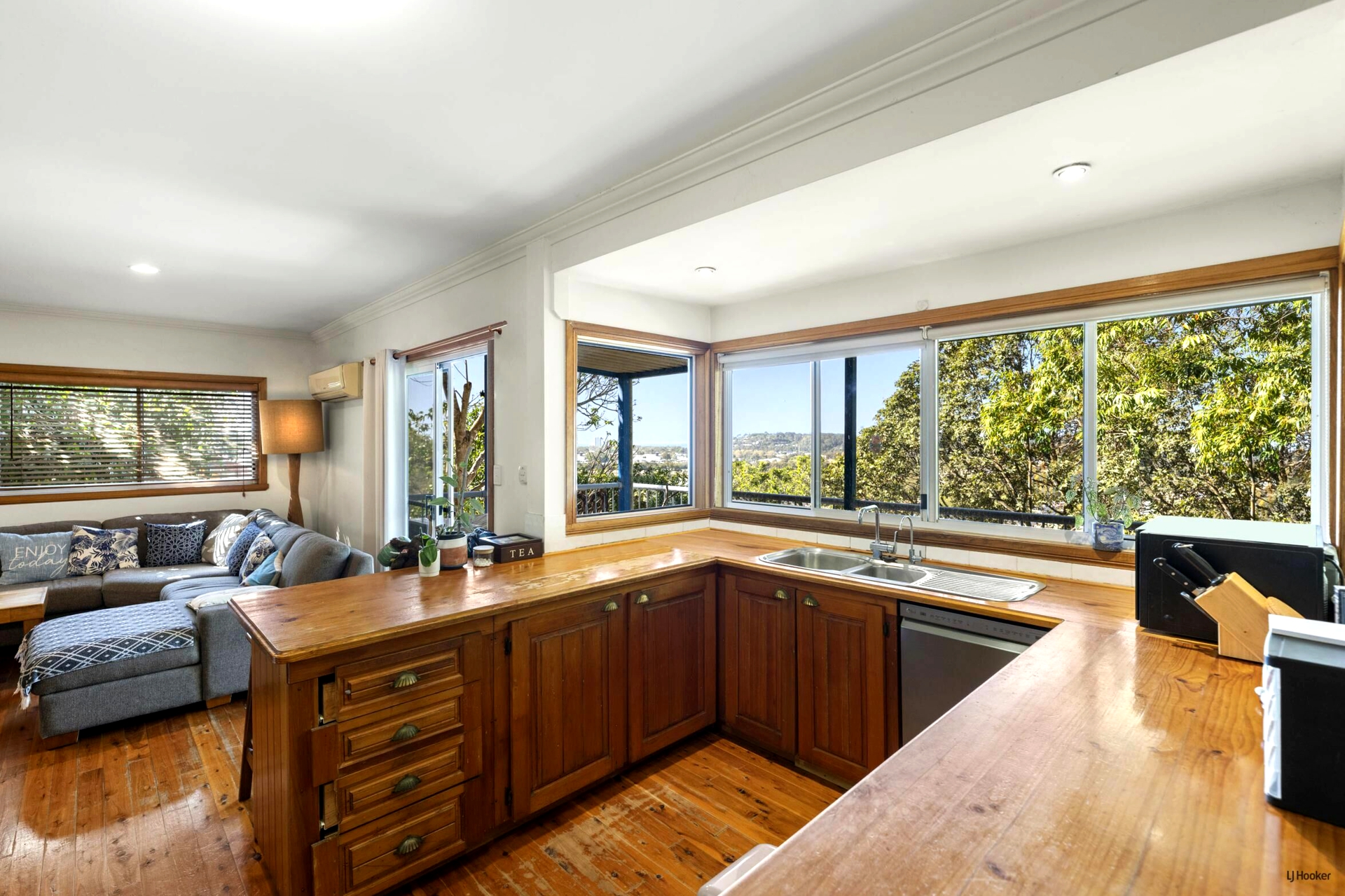 70 Hoffschildt Drive, CURRUMBIN WATERS