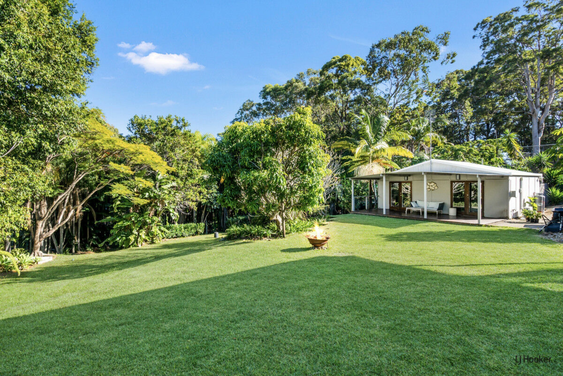 207 Simpsons Road Elanora QLD
