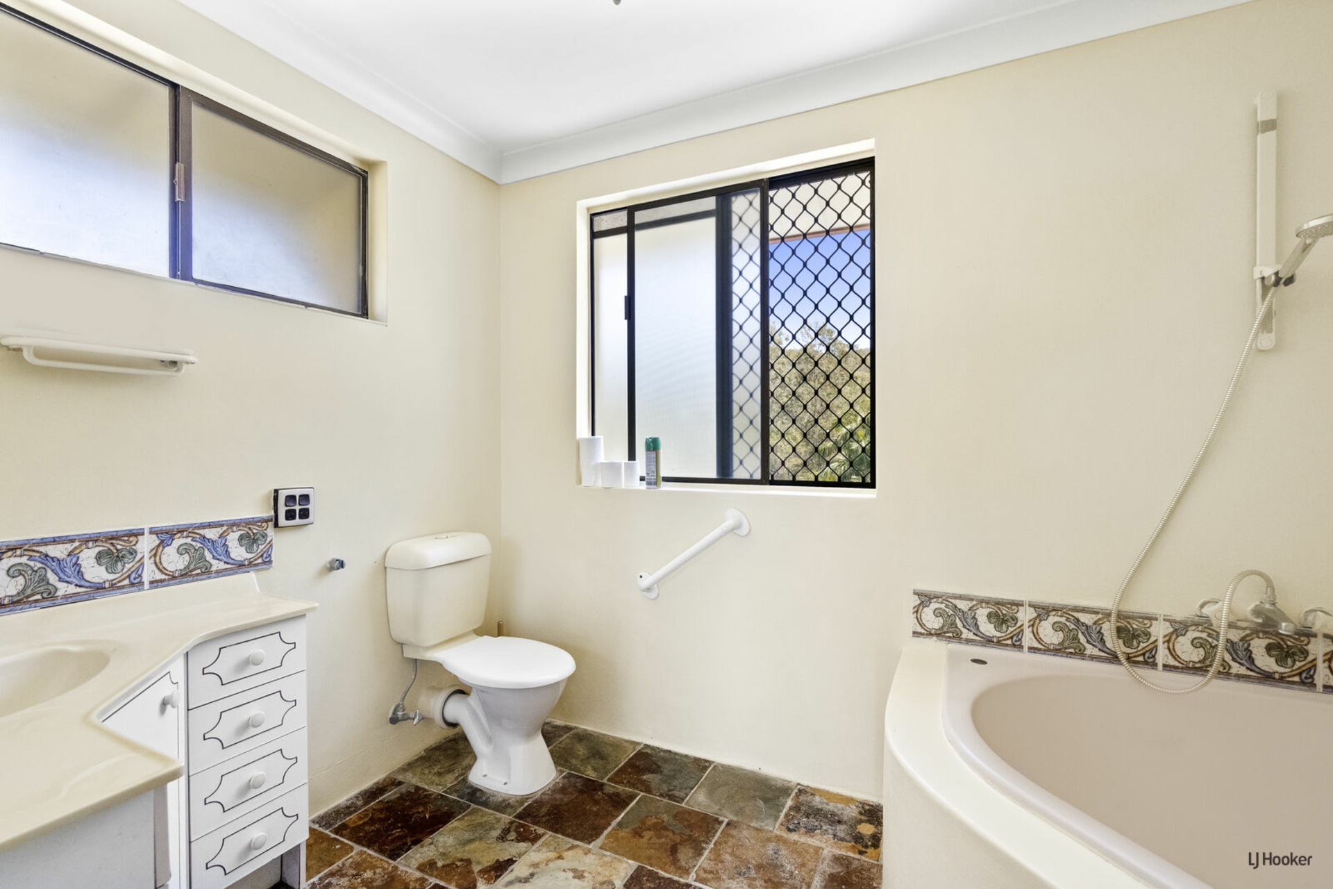 9 Akama Court, MUDGEERABA