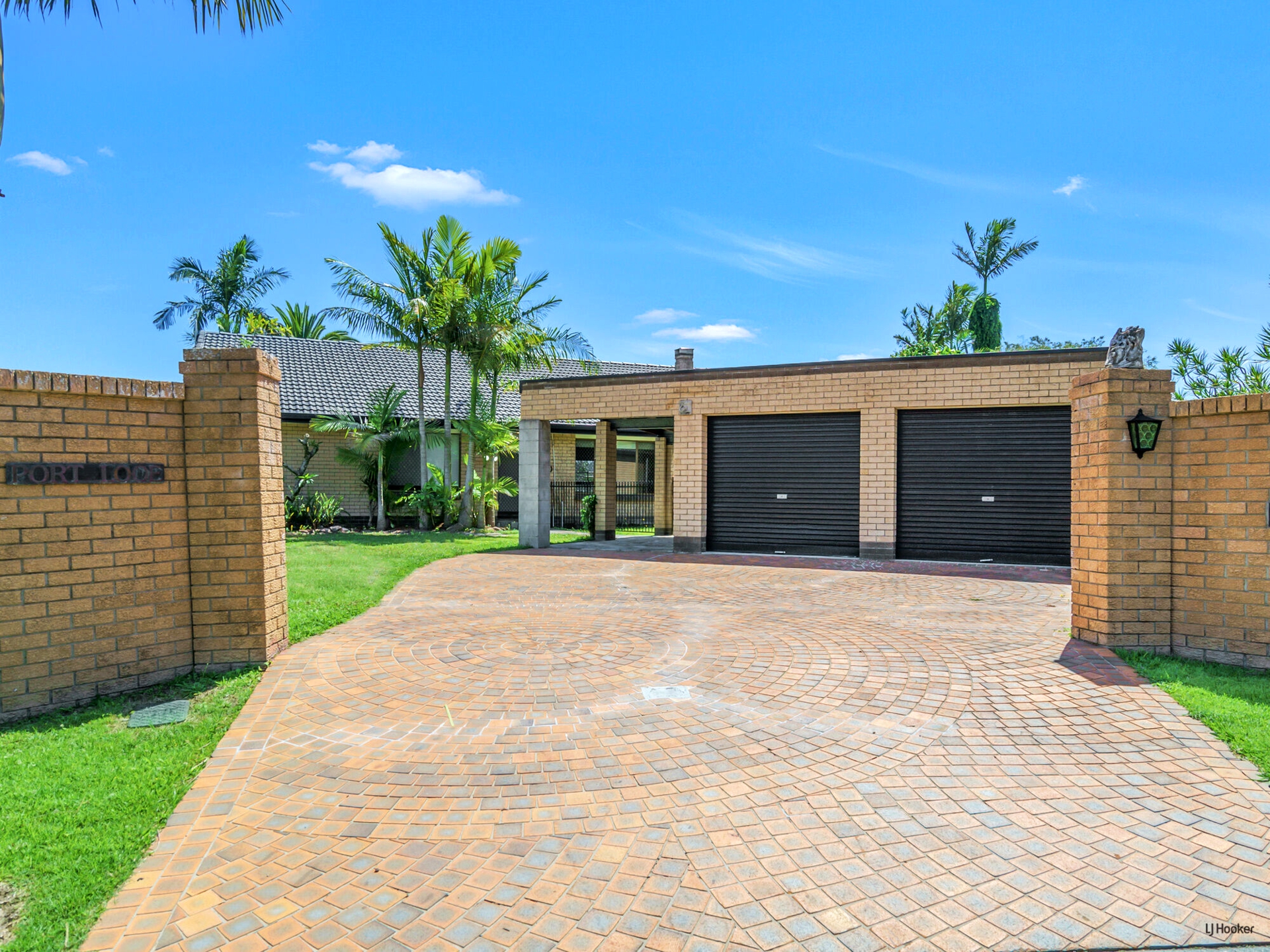 5 Prudhoe Place, CURRUMBIN WATERS