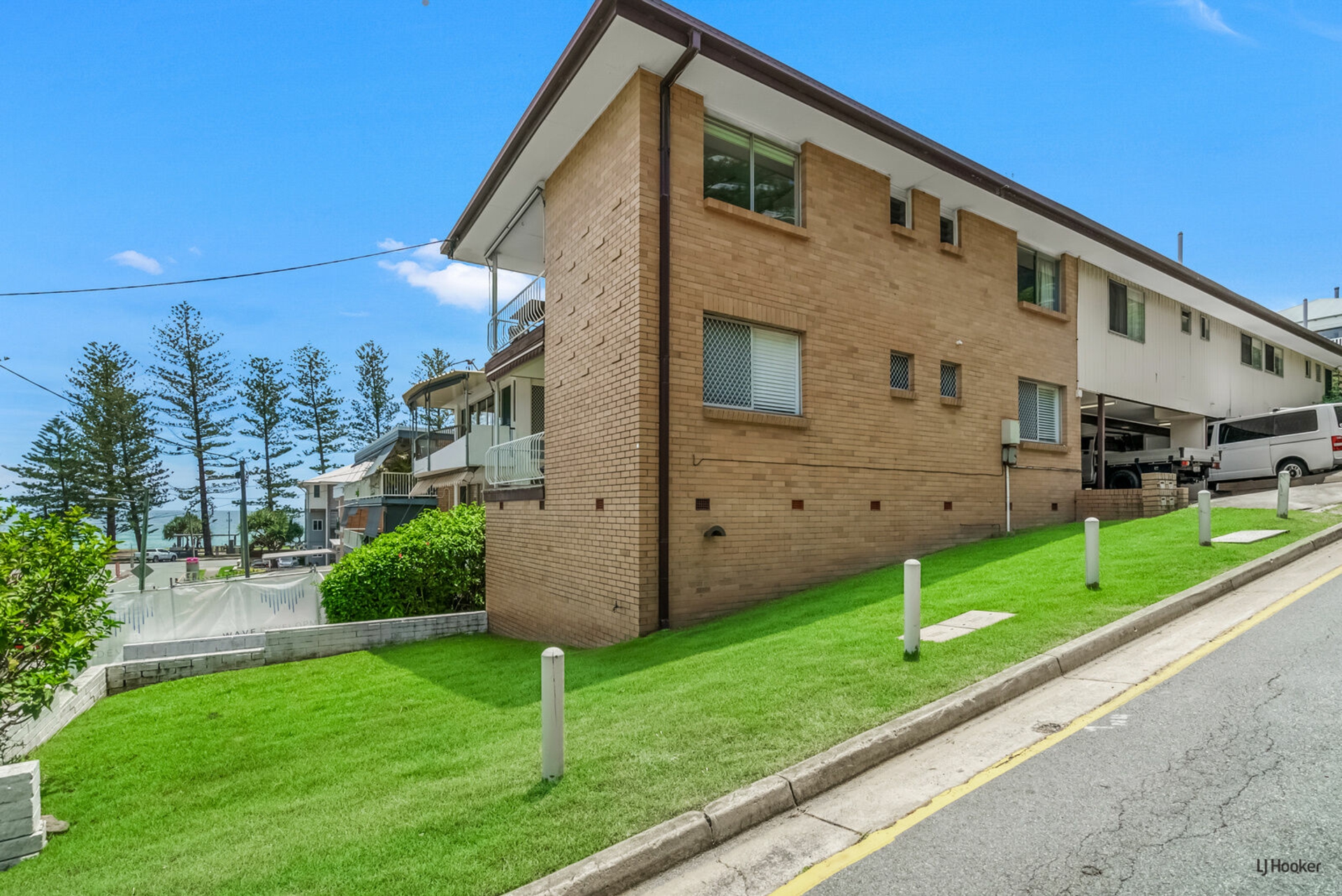 2/51 Hayle Street, BURLEIGH HEADS