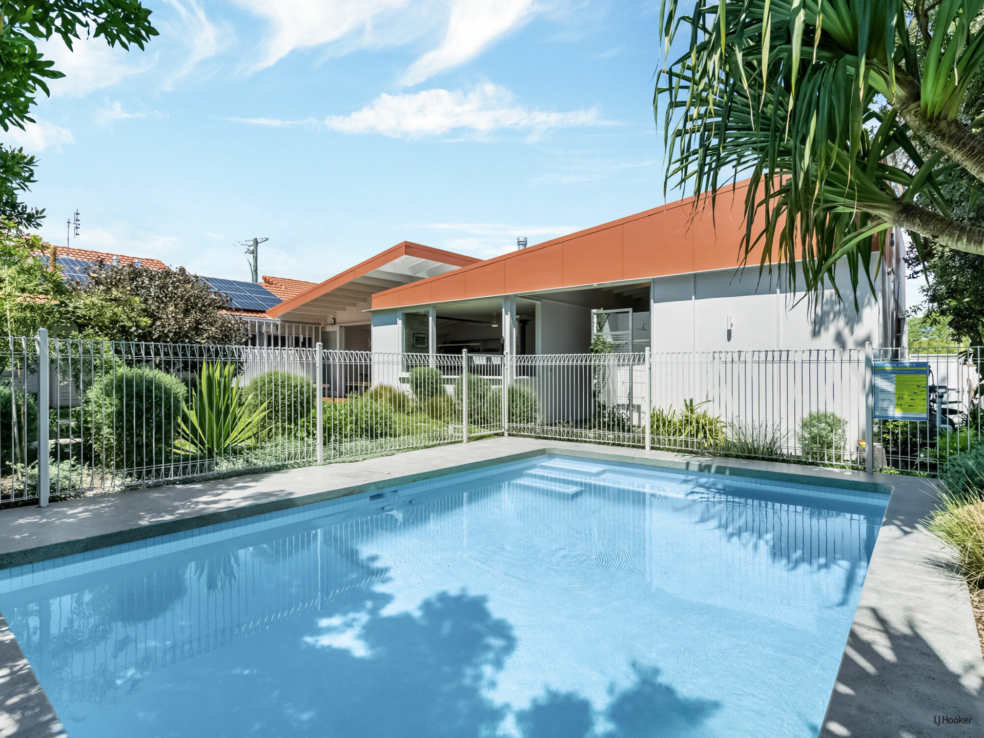 24 Bluejay Street, BURLEIGH WATERS