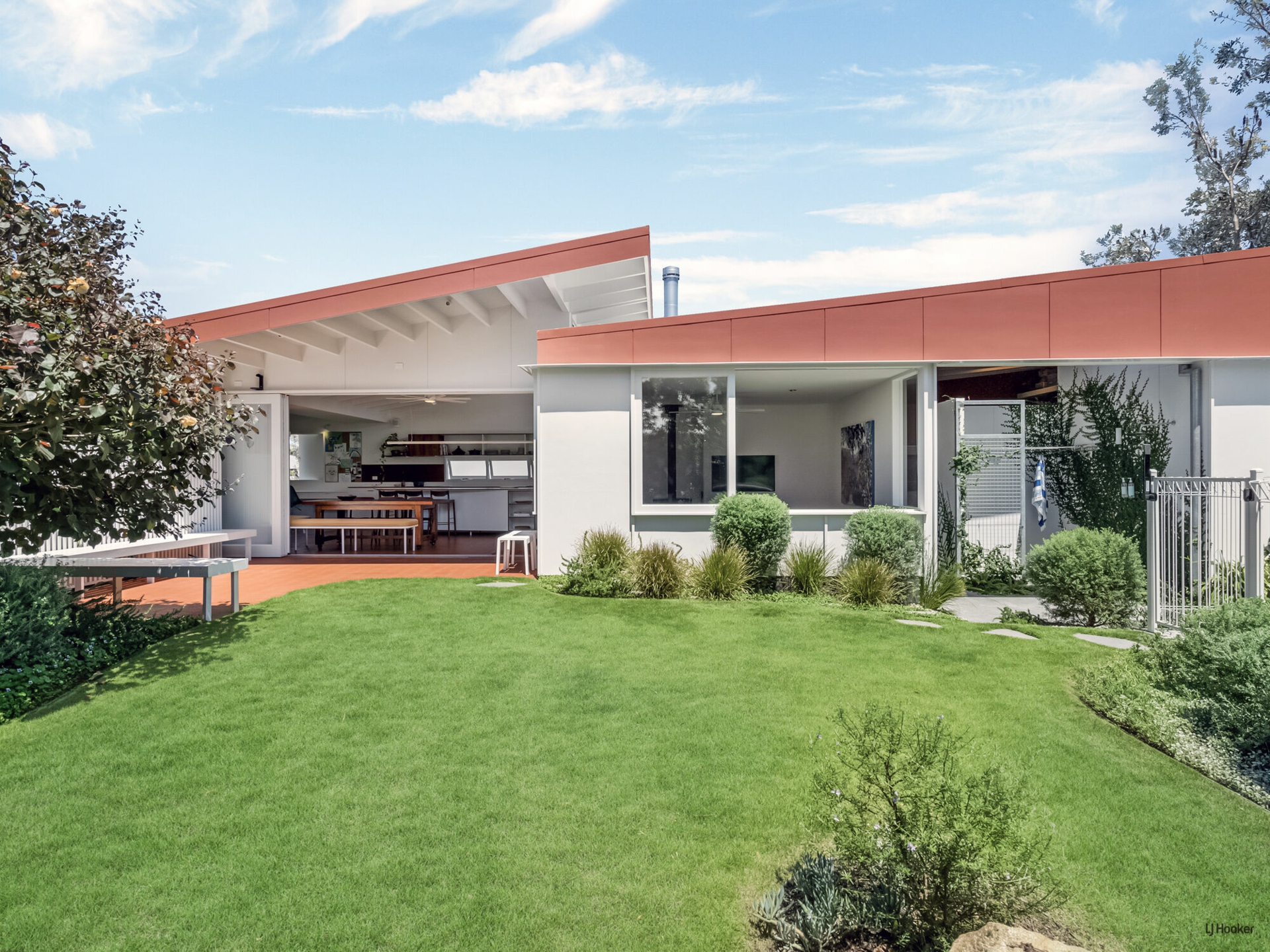 24 Bluejay Street, BURLEIGH WATERS