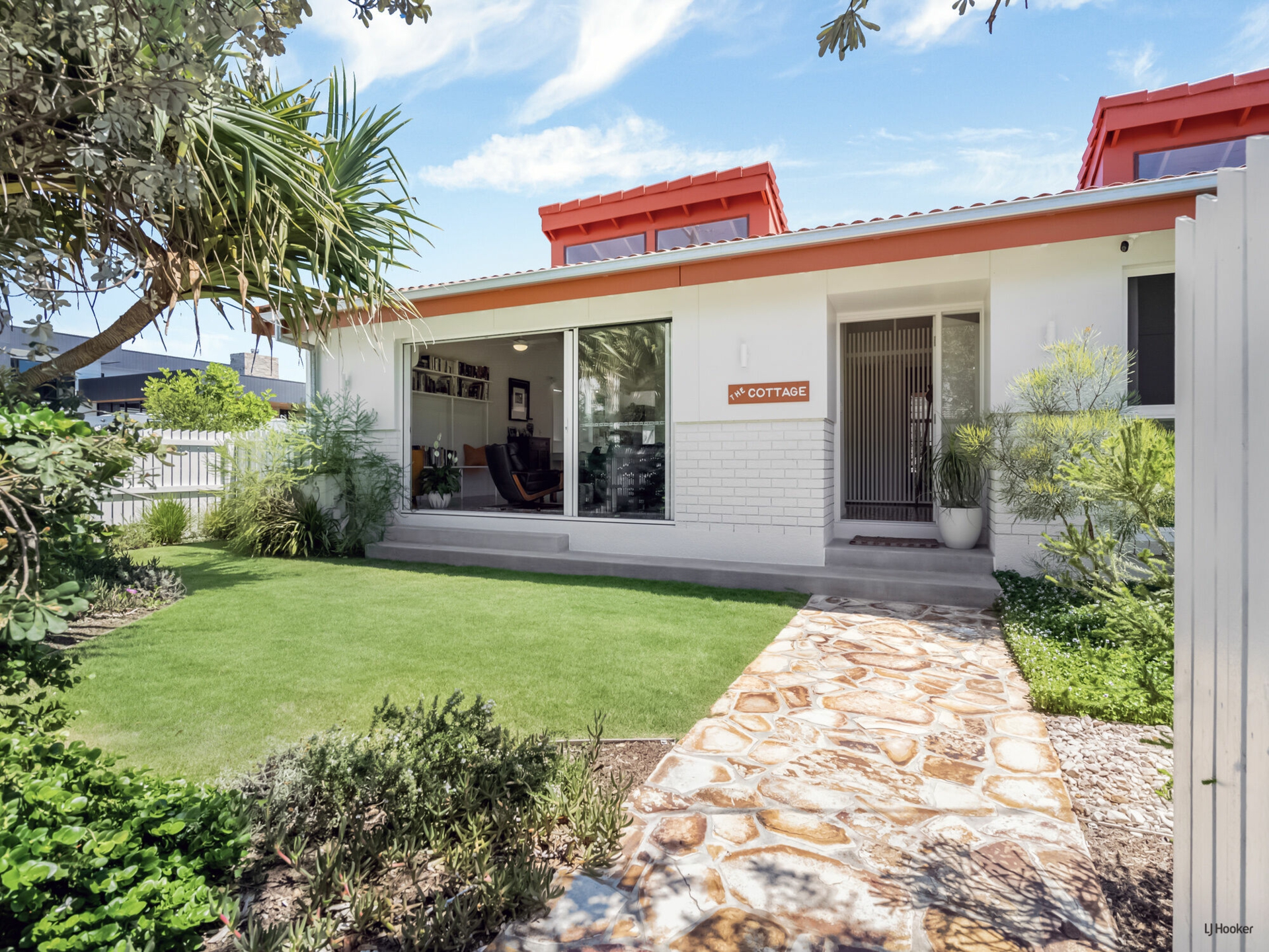 24 Bluejay Street, BURLEIGH WATERS