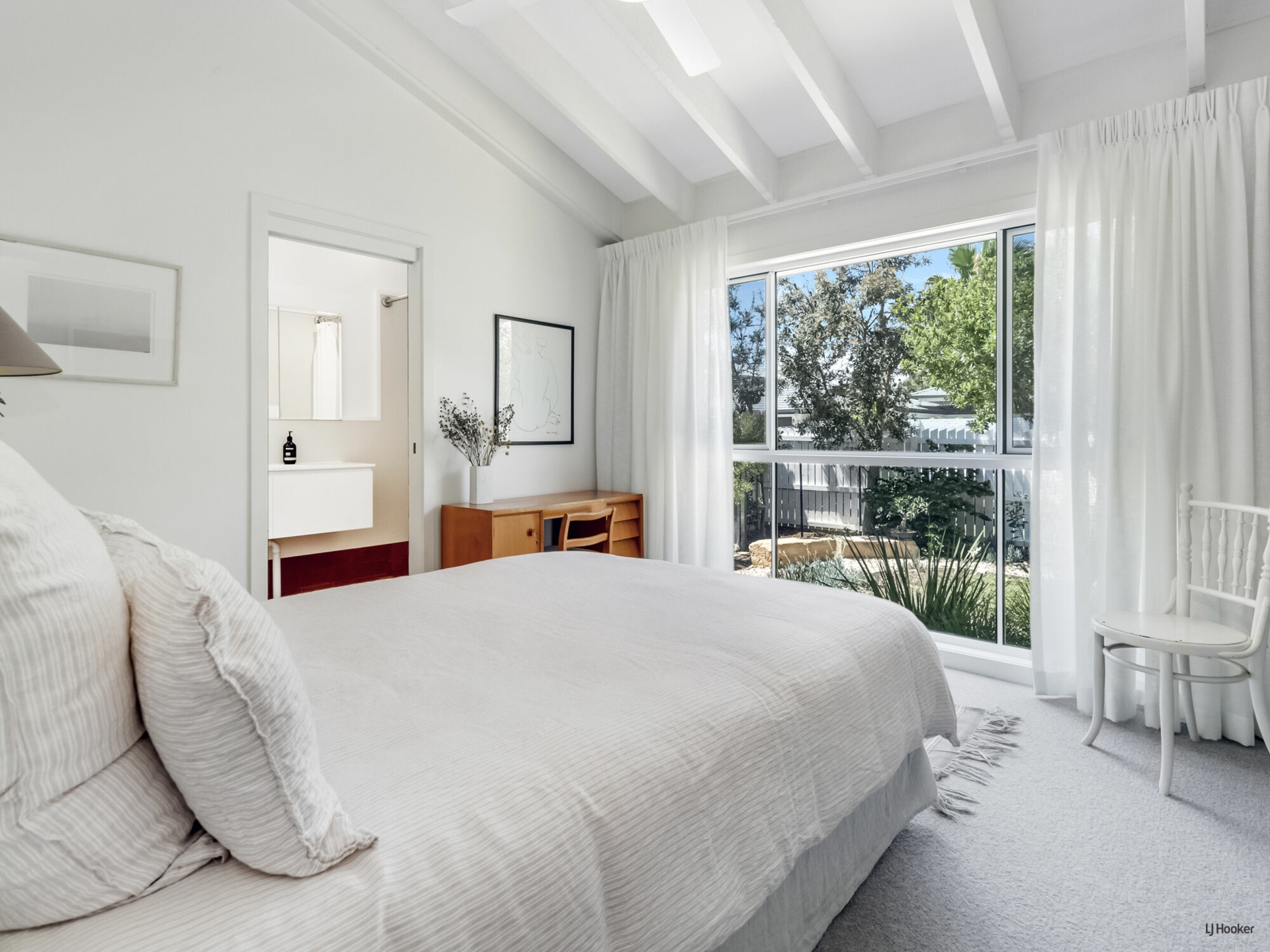 24 Bluejay Street, BURLEIGH WATERS
