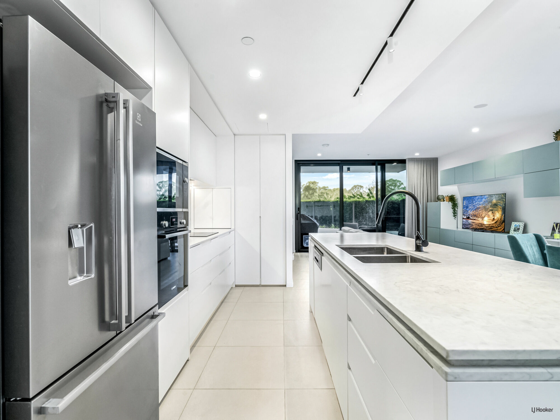4/20 Executive Drive, BURLEIGH WATERS