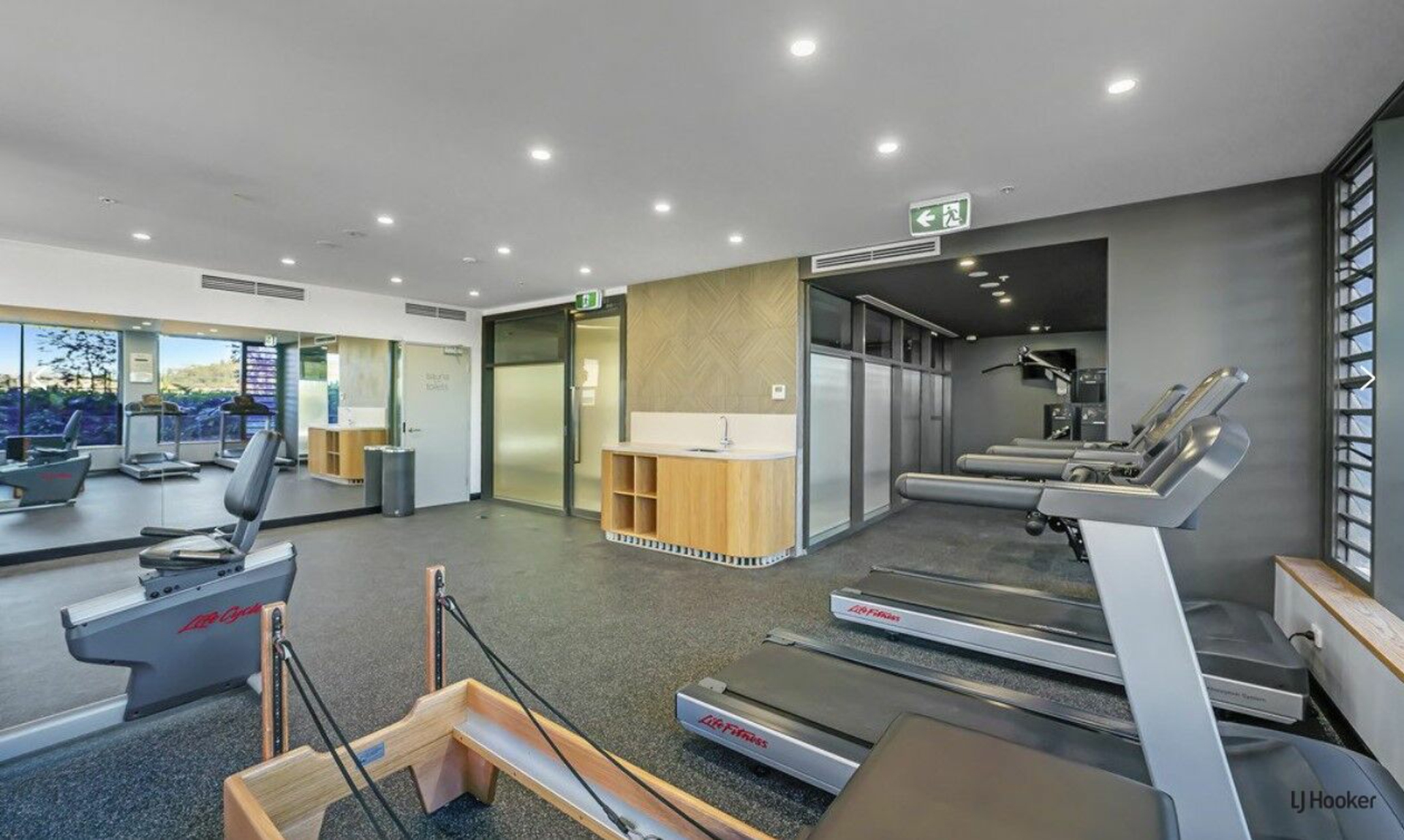 4/20 Executive Drive, BURLEIGH WATERS