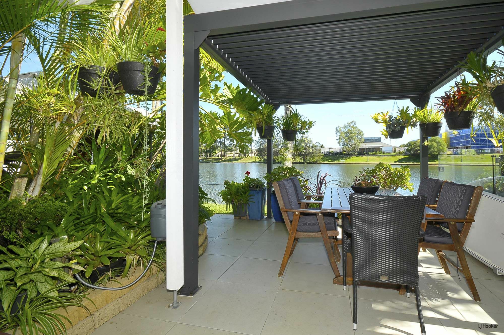 11/210 Coolgardie Street Elanora QLD Property Details LJ Hooker
