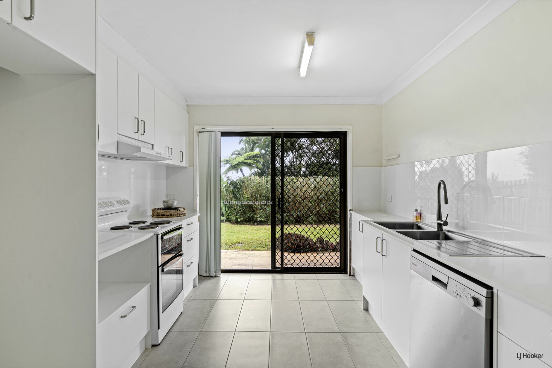 41 Castlecrag Avenue Banora Point NSW House for Sale LJ Hooker