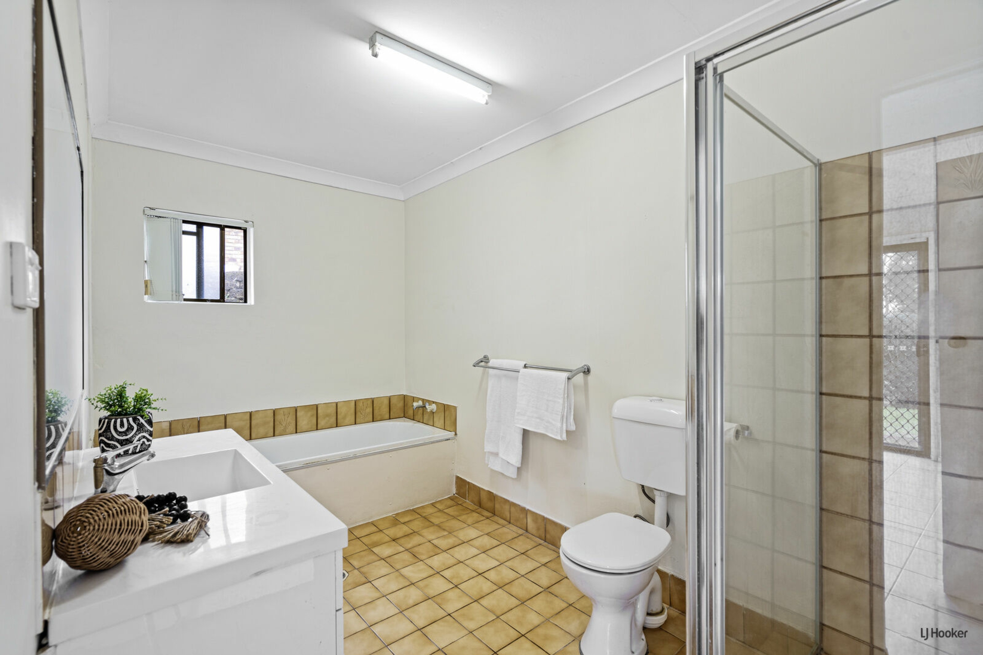 41 Castlecrag Avenue Banora Point NSW House for Sale LJ Hooker