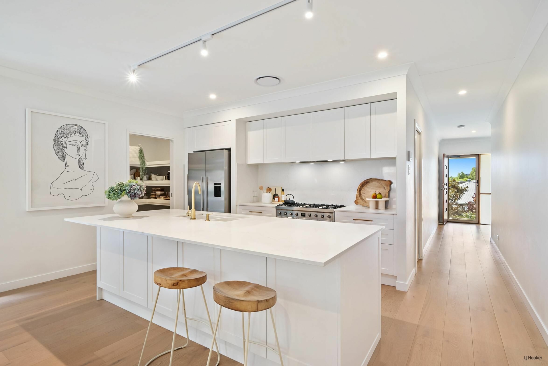32 Sapphire Place, ELANORA