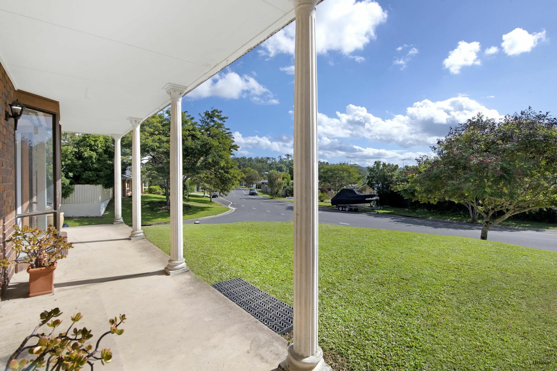 79 Clives Circuit, CURRUMBIN WATERS