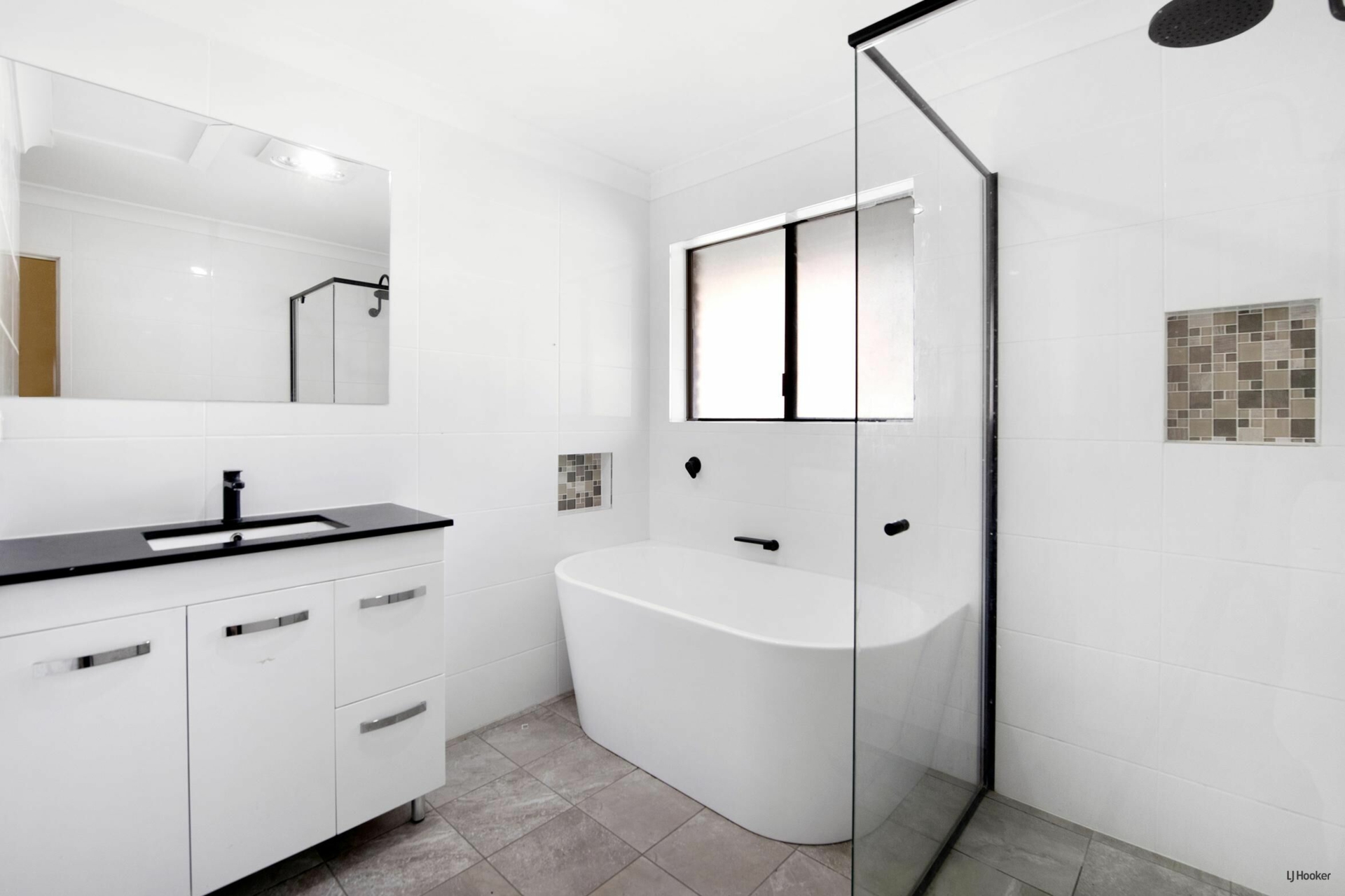 79 Clives Circuit, CURRUMBIN WATERS