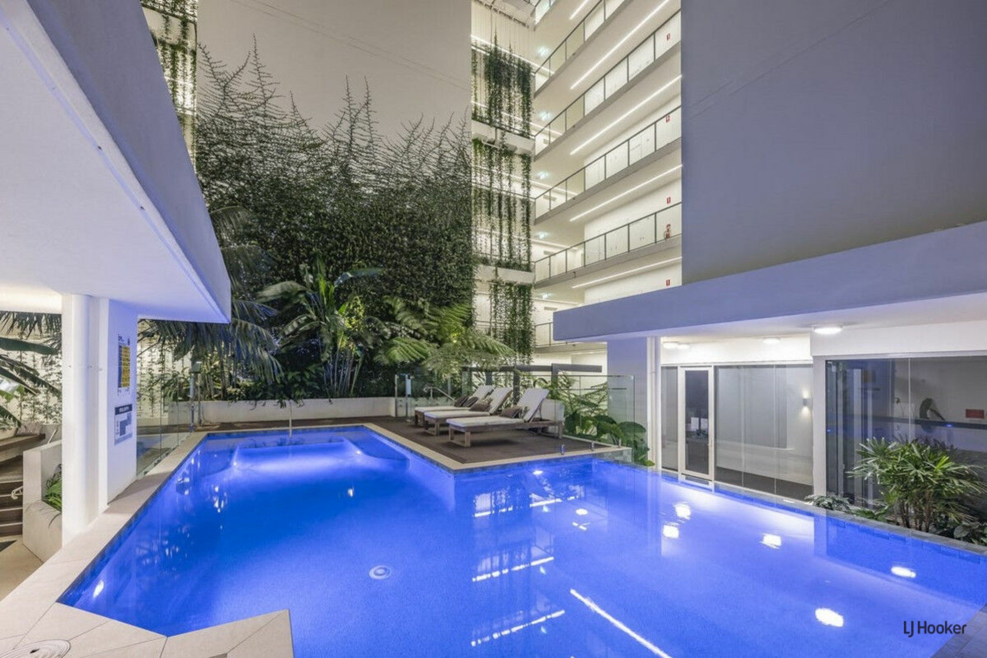 405/10 Third Avenue, PALM BEACH