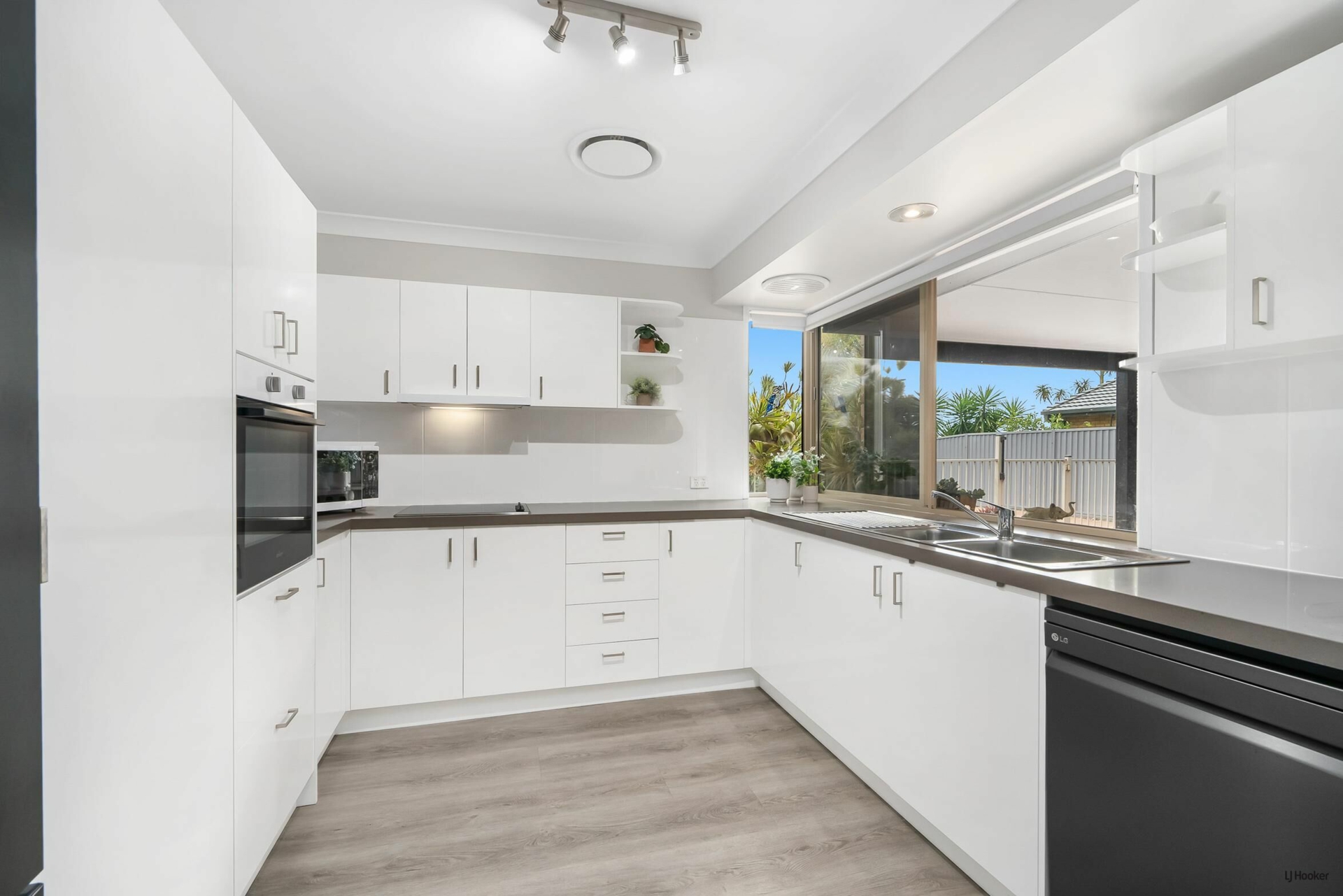 2 Avocado Street, ELANORA