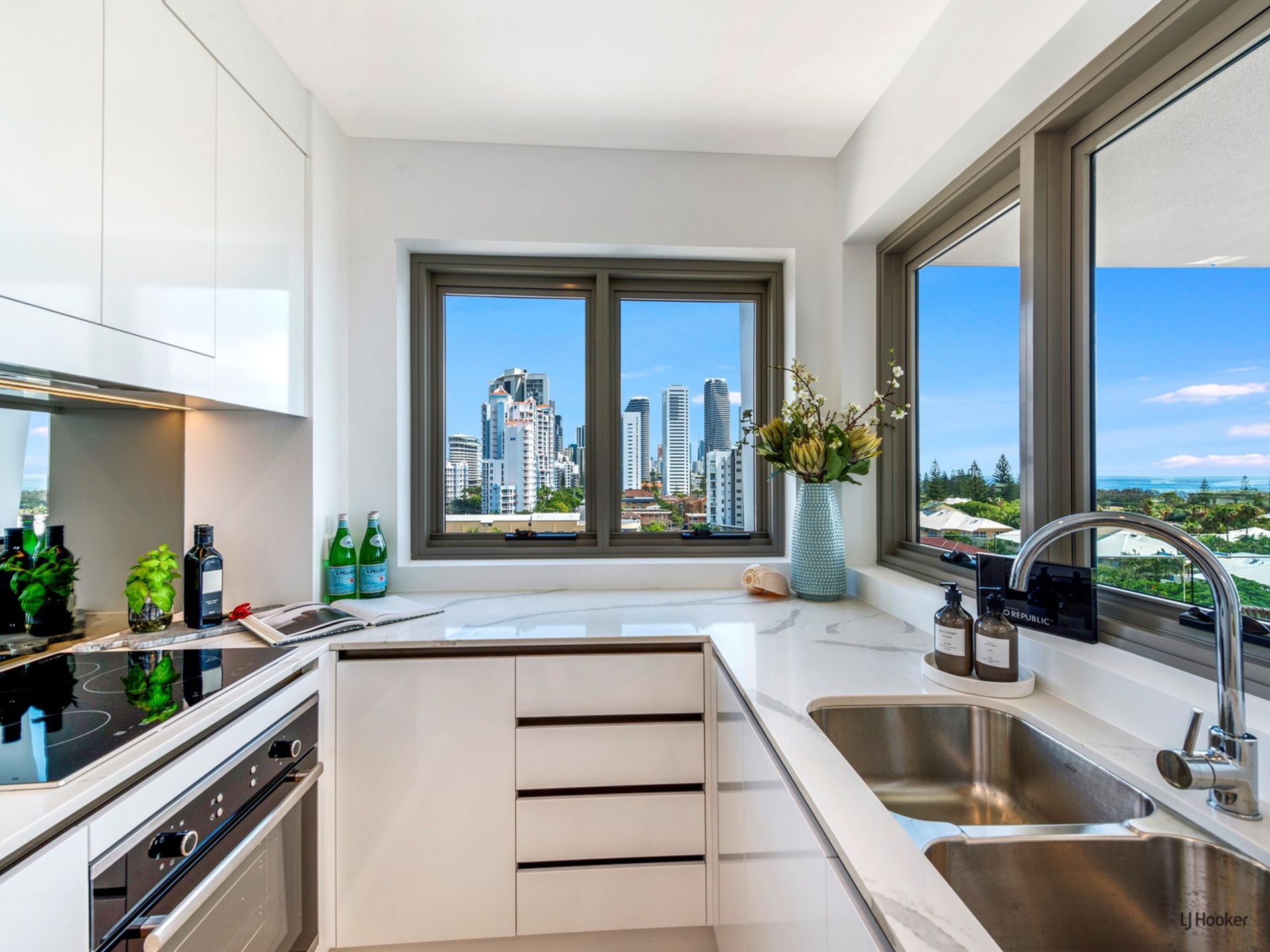 703/51 Peerless Avenue, MERMAID BEACH