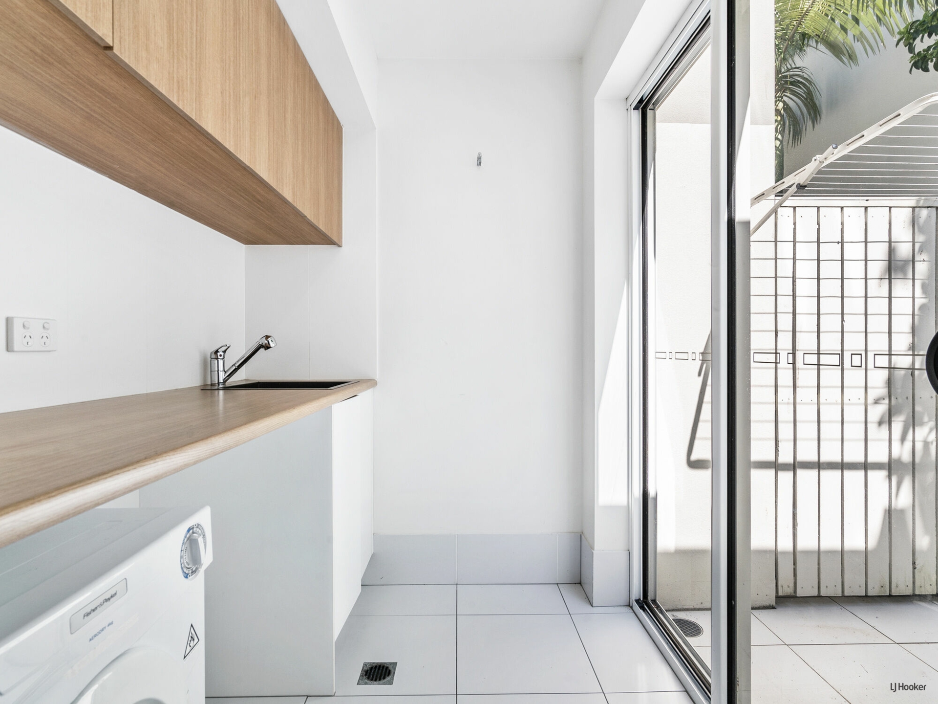 2/27 Burleigh Street, BURLEIGH HEADS