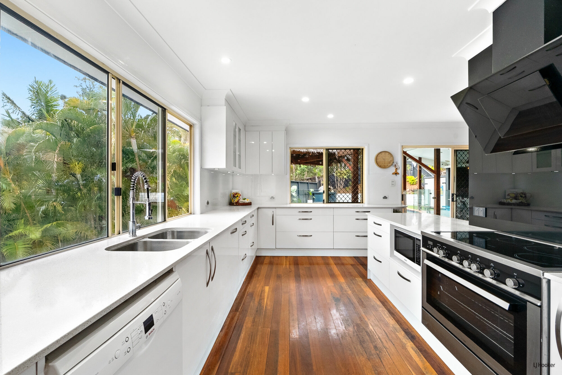 7 Ajax Court, CURRUMBIN WATERS